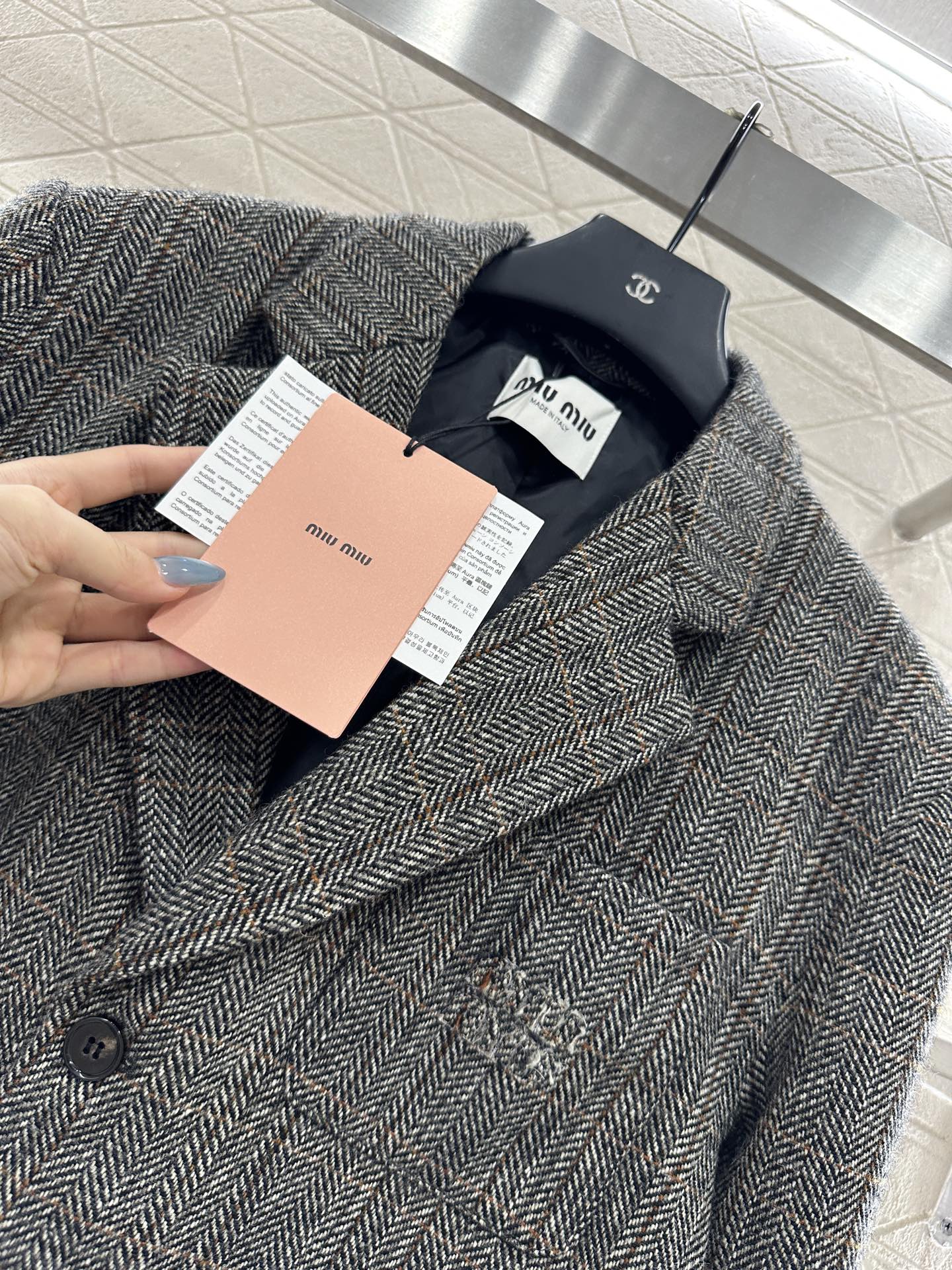 ♥Miumi*♥2025新品上架 翻领格纹口袋西装外套定制YB进口精纺羊毛材质，质感光泽，垂感更强，毛呢