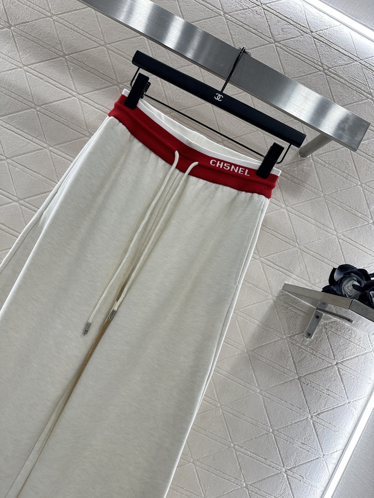 ♥Chane*♥2025新品上架 连帽外套长裤套装定制YB进口棉纶材质，舒适好穿，垂顺有型，连帽拉链外套