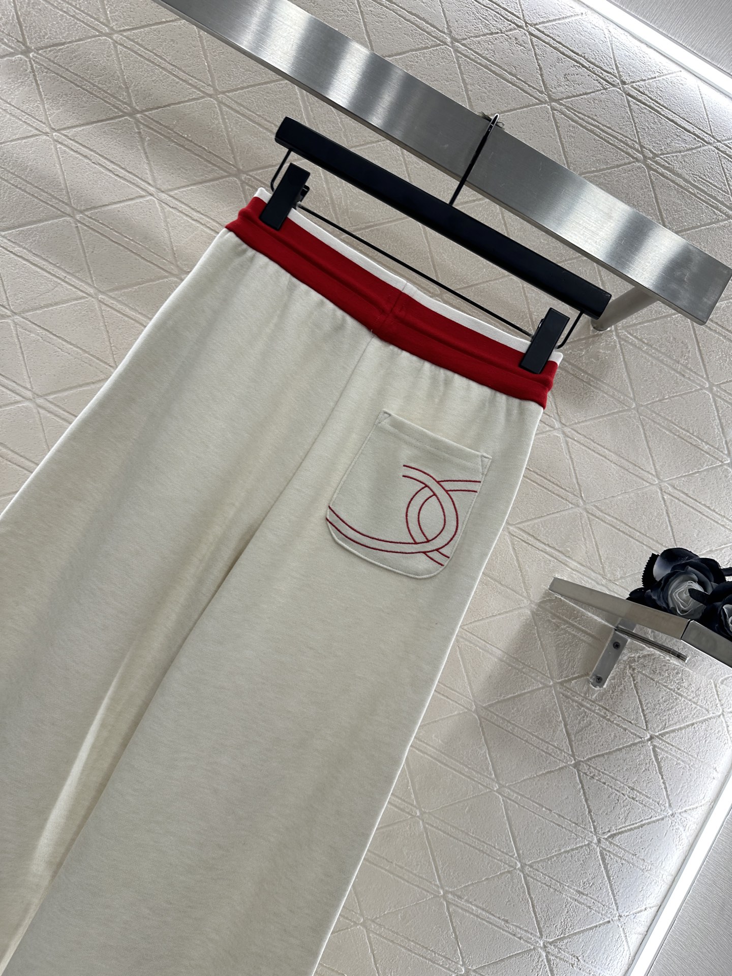 ♥Chane*♥2025新品上架 连帽外套长裤套装定制YB进口棉纶材质，舒适好穿，垂顺有型，连帽拉链外套