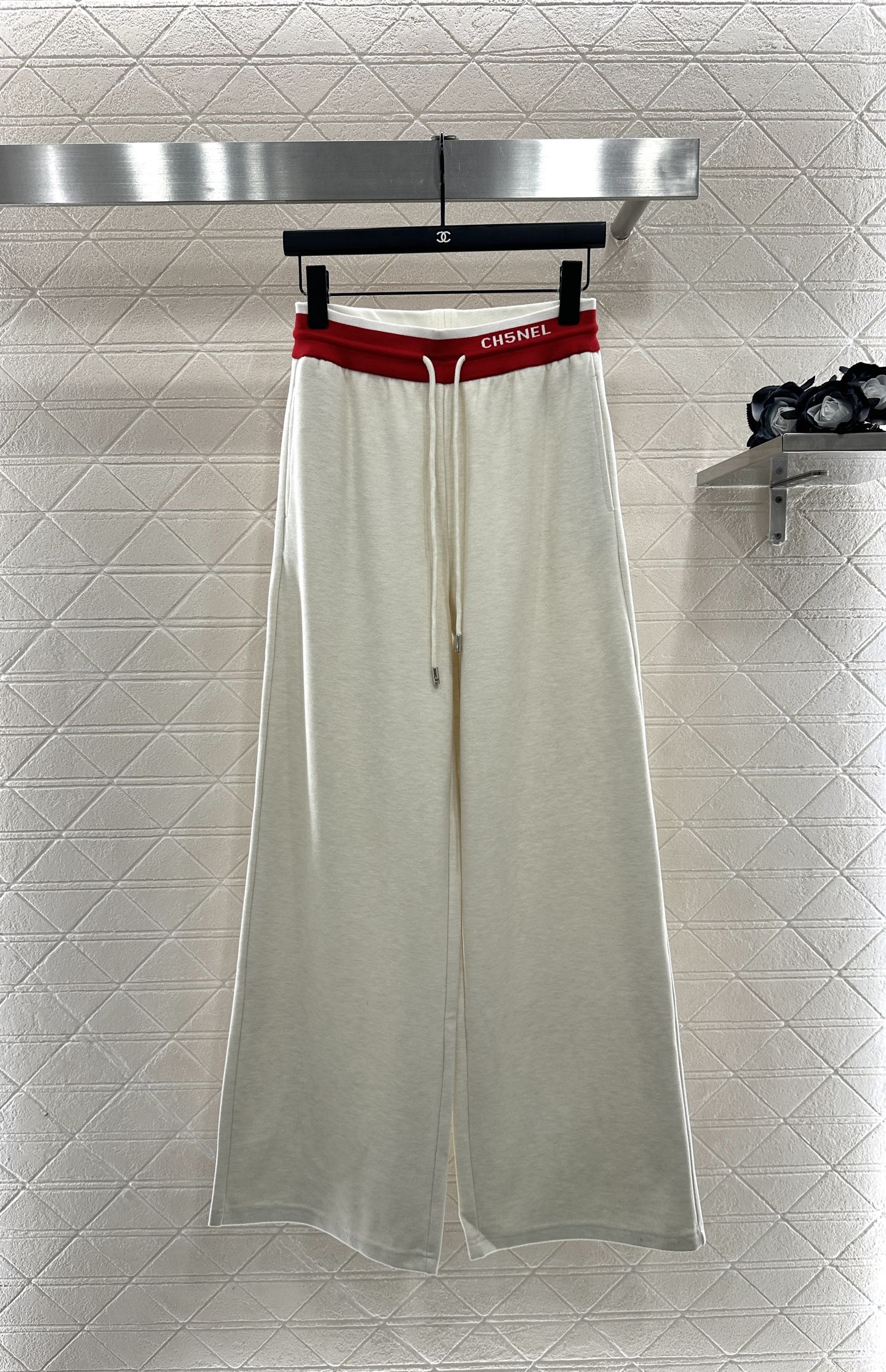 ♥Chane*♥2025新品上架 连帽外套长裤套装定制YB进口棉纶材质，舒适好穿，垂顺有型，连帽拉链外套