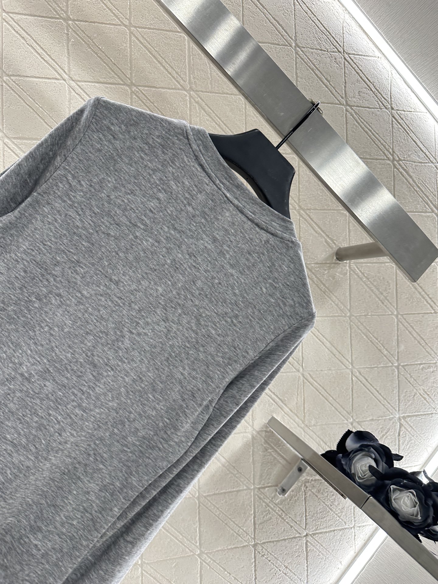 ♥Chrome hear*♥2025新品上架 修身图腾十字架打底衫定制YB进口天丝羊毛材质，质感舒适，弹