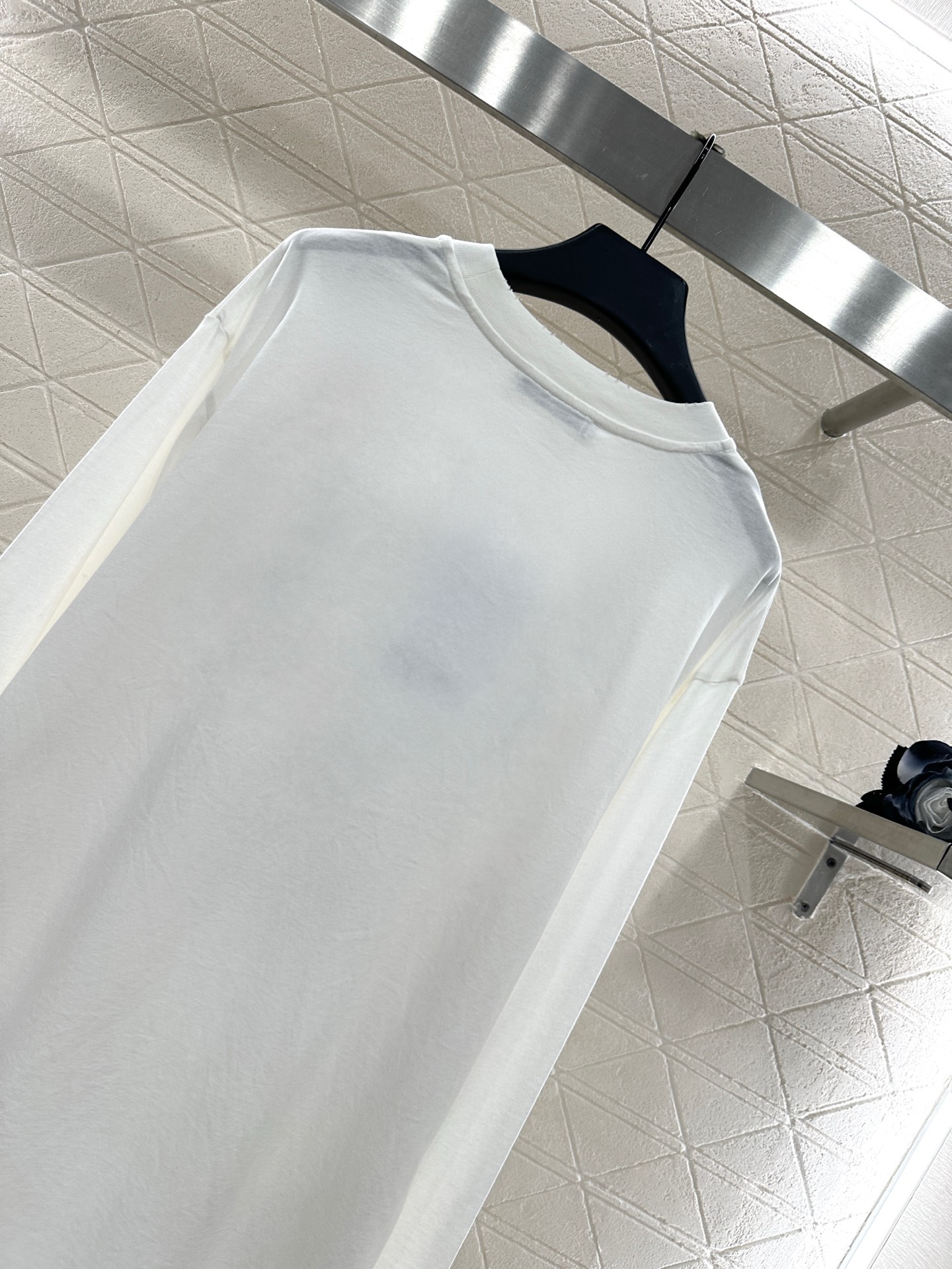 ♥Acne studio*♥2025新品上架 圆领字母印花长袖上衣定制YB斜纹全棉材质，质感细腻，穿搭舒