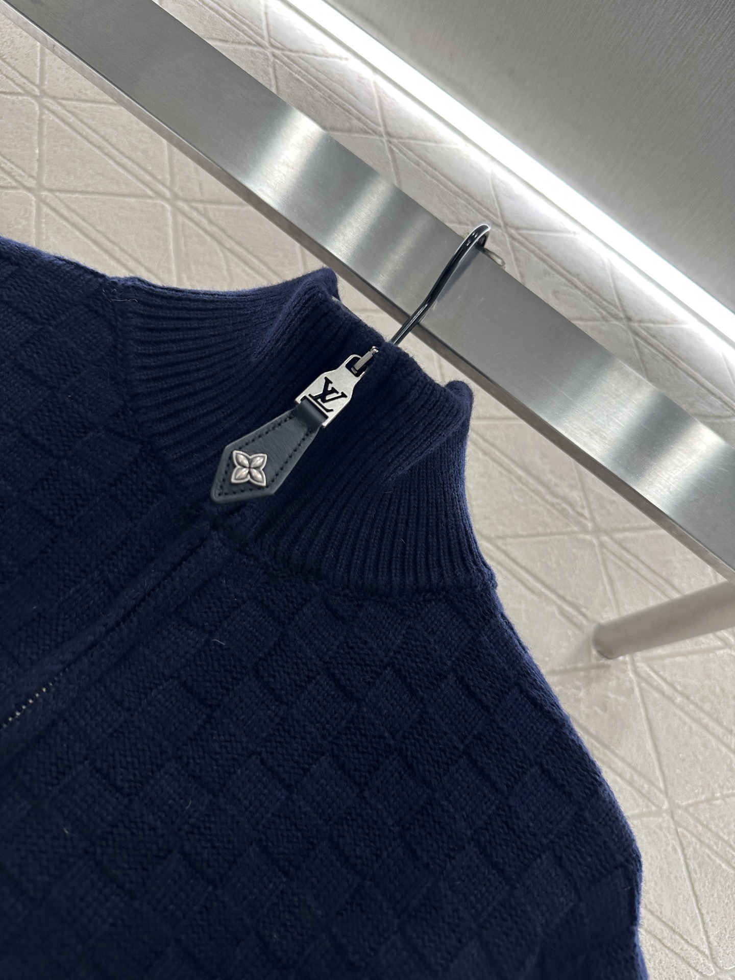 ♥Louis vuitt*♥2025新品上架 高领拉链针织套头毛衣定制YB羊绒羊毛纱线织造，质感高级，舒