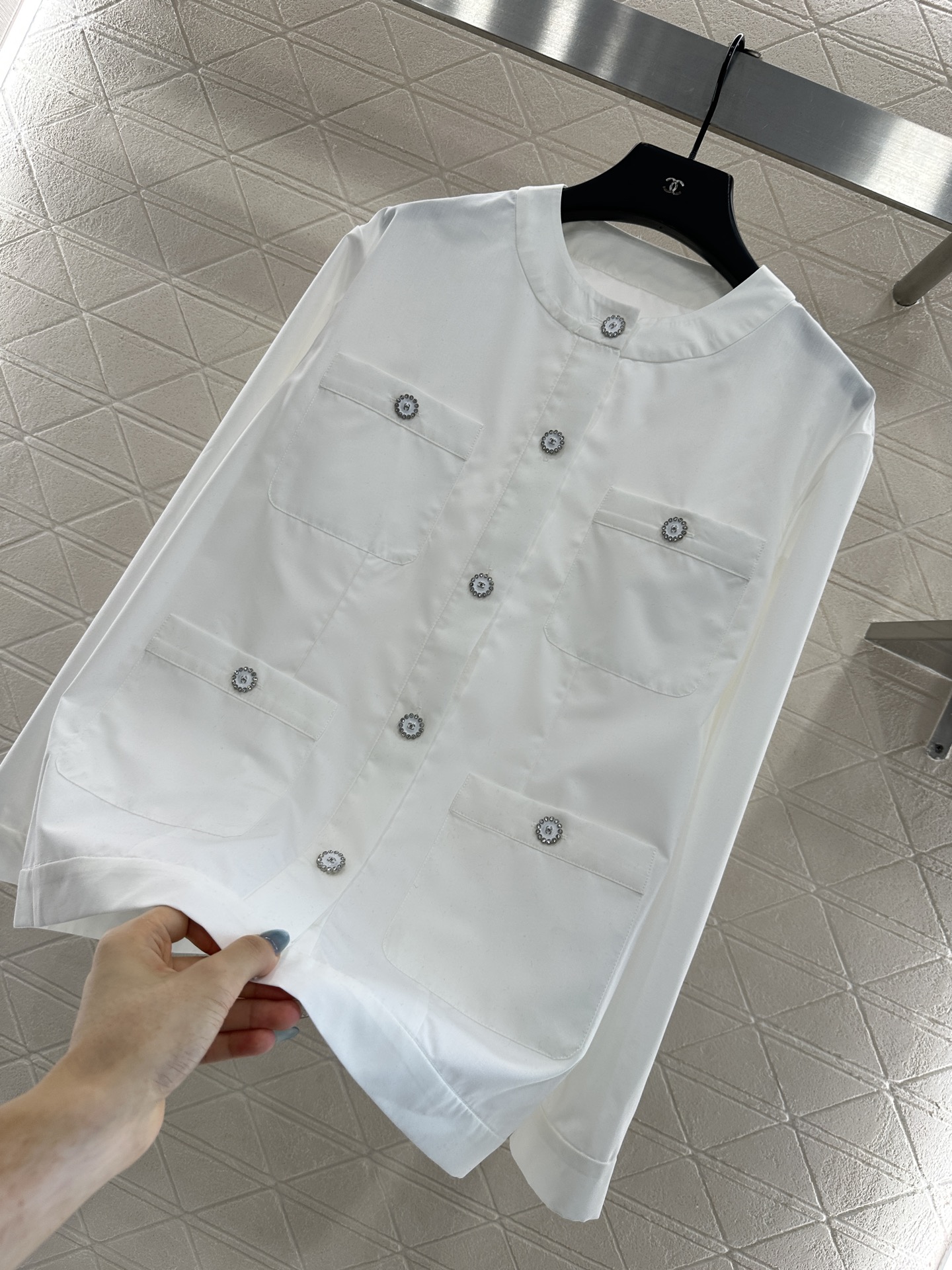 ♥Chane*♥2025新品上架 圆领口袋外套长裤套装定制YB斜纹全棉材质，质感舒适细腻，透气十足，圆领