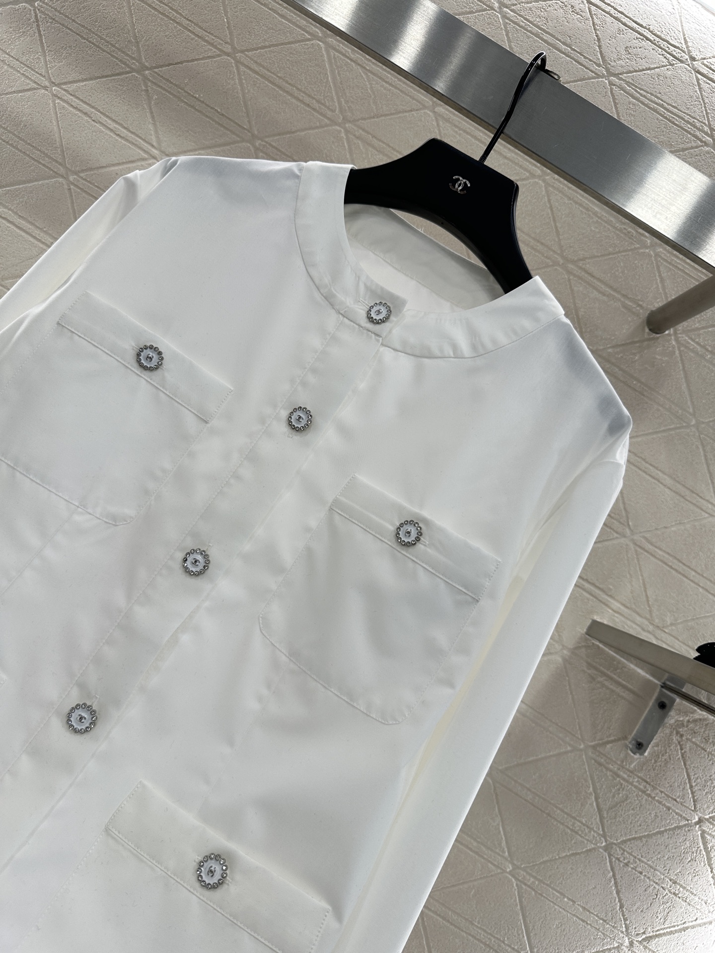 ♥Chane*♥2025新品上架 圆领口袋外套长裤套装定制YB斜纹全棉材质，质感舒适细腻，透气十足，圆领