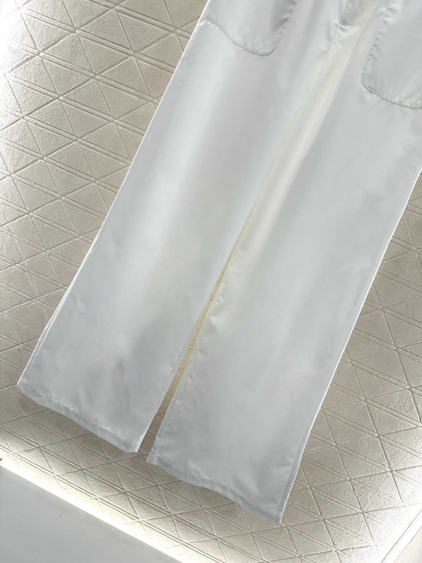 ♥Chane*♥2025新品上架 圆领口袋外套长裤套装定制YB斜纹全棉材质，质感舒适细腻，透气十足，圆领