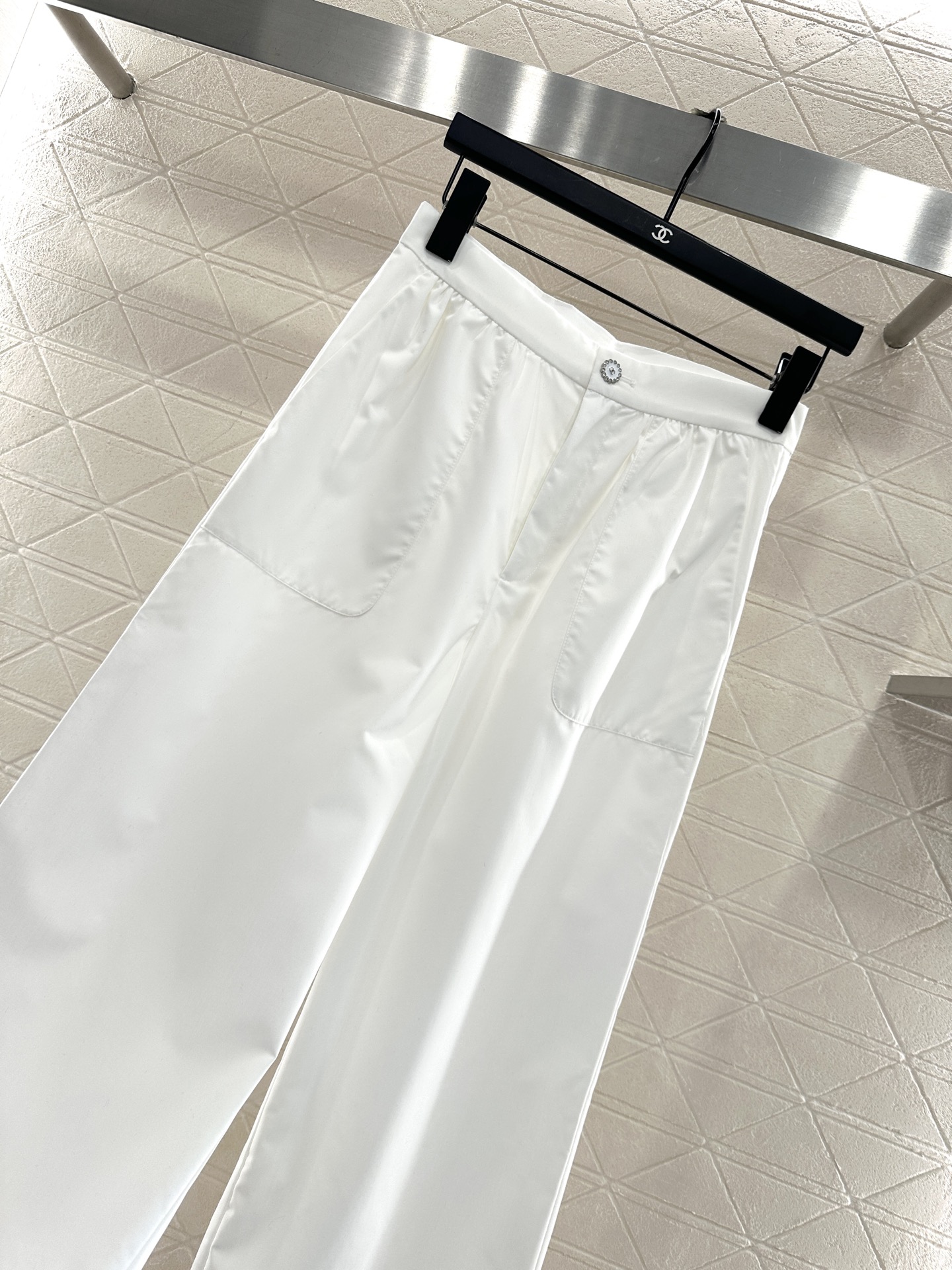 ♥Chane*♥2025新品上架 圆领口袋外套长裤套装定制YB斜纹全棉材质，质感舒适细腻，透气十足，圆领