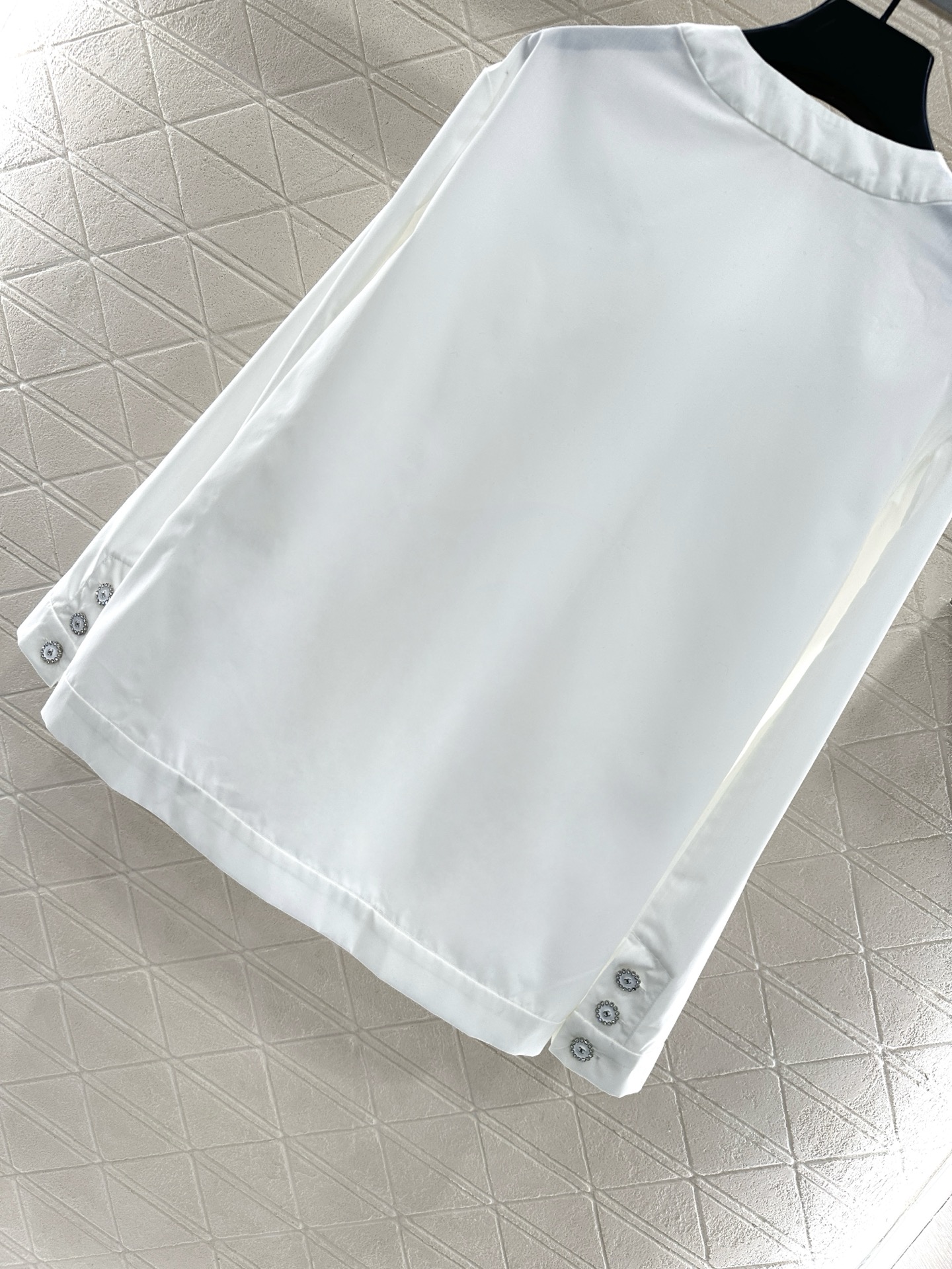 ♥Chane*♥2025新品上架 圆领口袋外套长裤套装定制YB斜纹全棉材质，质感舒适细腻，透气十足，圆领