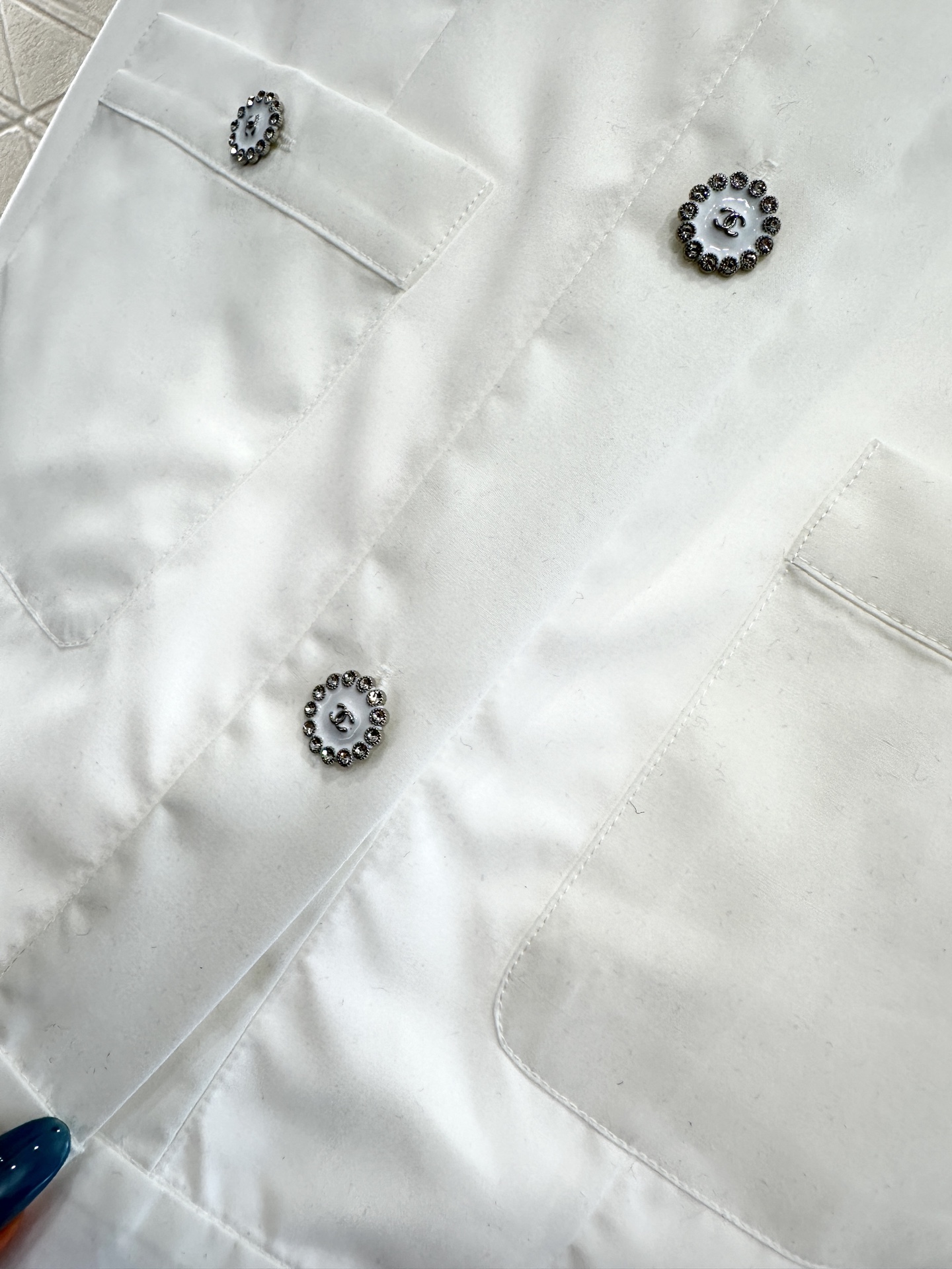 ♥Chane*♥2025新品上架 圆领口袋外套长裤套装定制YB斜纹全棉材质，质感舒适细腻，透气十足，圆领