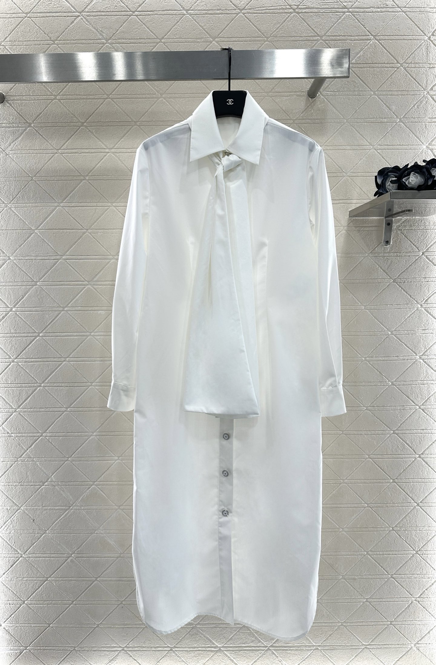 ♥Chane*♥2025新品上架 飘带系结长款衬衣裙定制YB斜纹全棉材质，质感舒适细腻，透气十足，翻领长