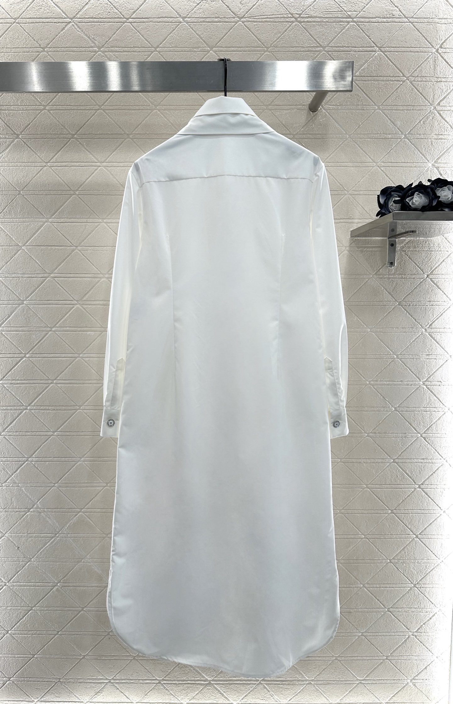 ♥Chane*♥2025新品上架 飘带系结长款衬衣裙定制YB斜纹全棉材质，质感舒适细腻，透气十足，翻领长