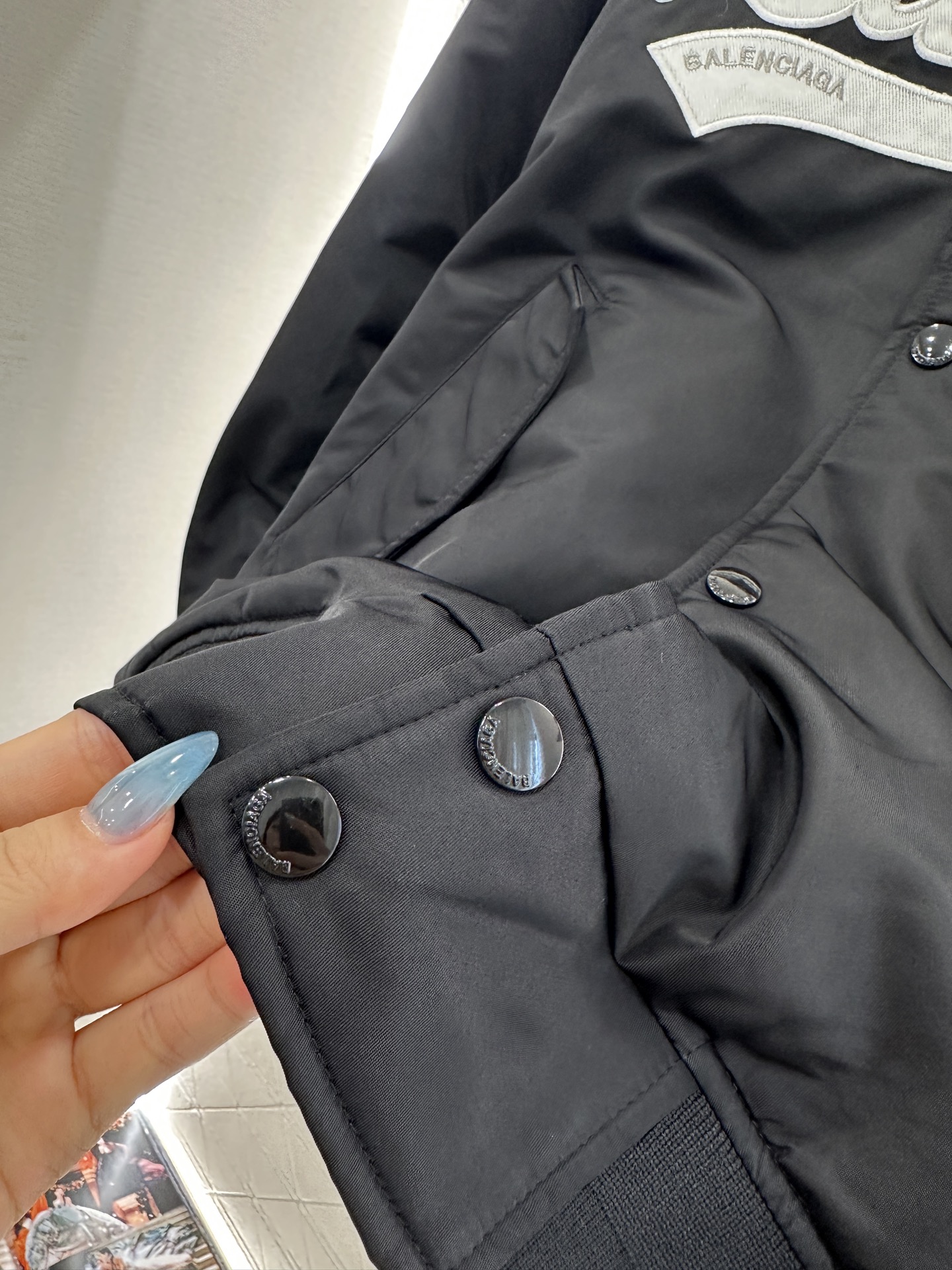 ♥Balenciag*♥2025新品上架 字母徽标棉服外套定制YB进口防风防水尼龙材质，质感高级，品相十