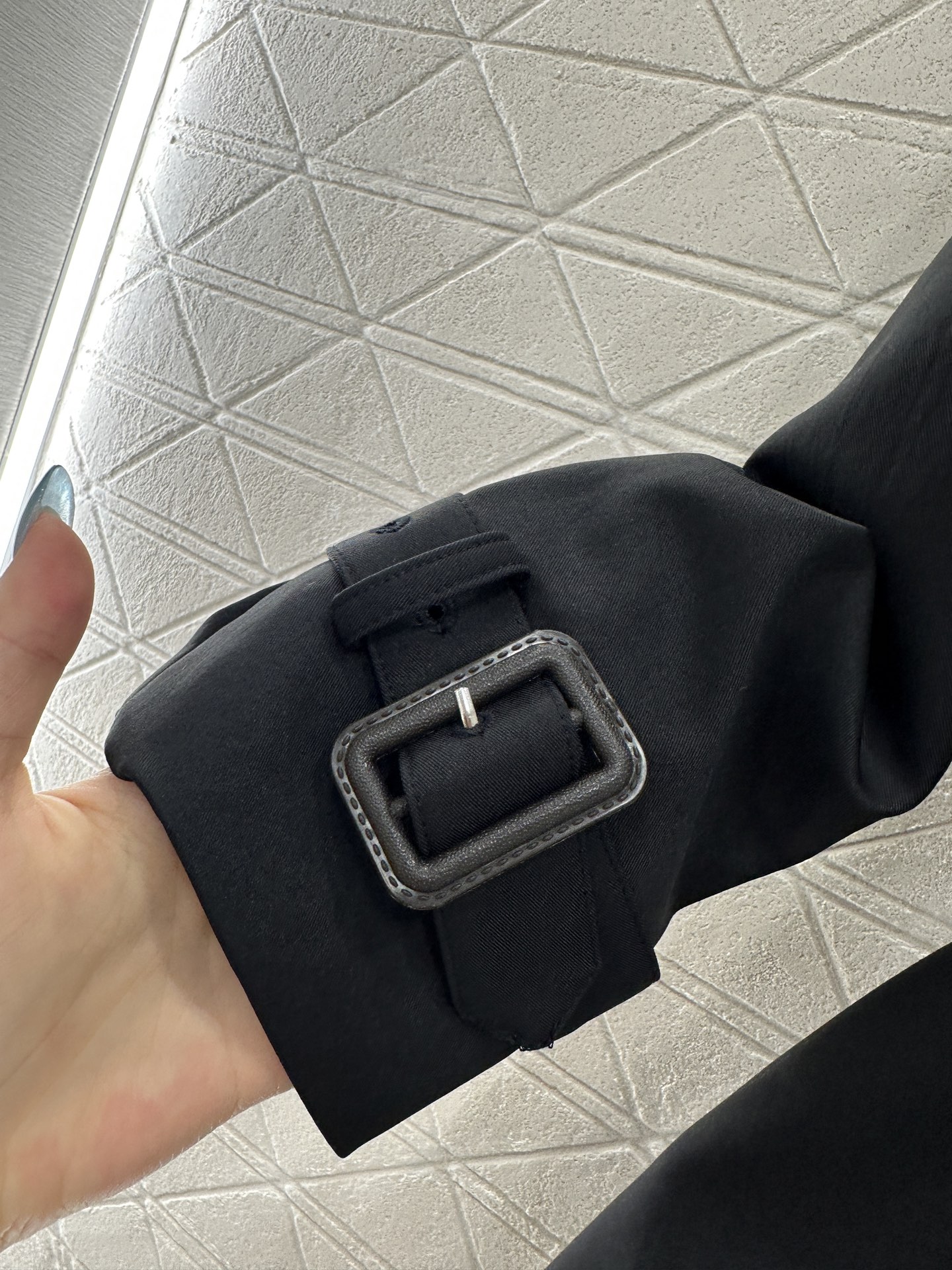 ♥Gucc*♥2025新品上架 翻领双排扣中长款风衣定制YB斜纹全棉风衣材质，挺括有型，质感高级，翻领中