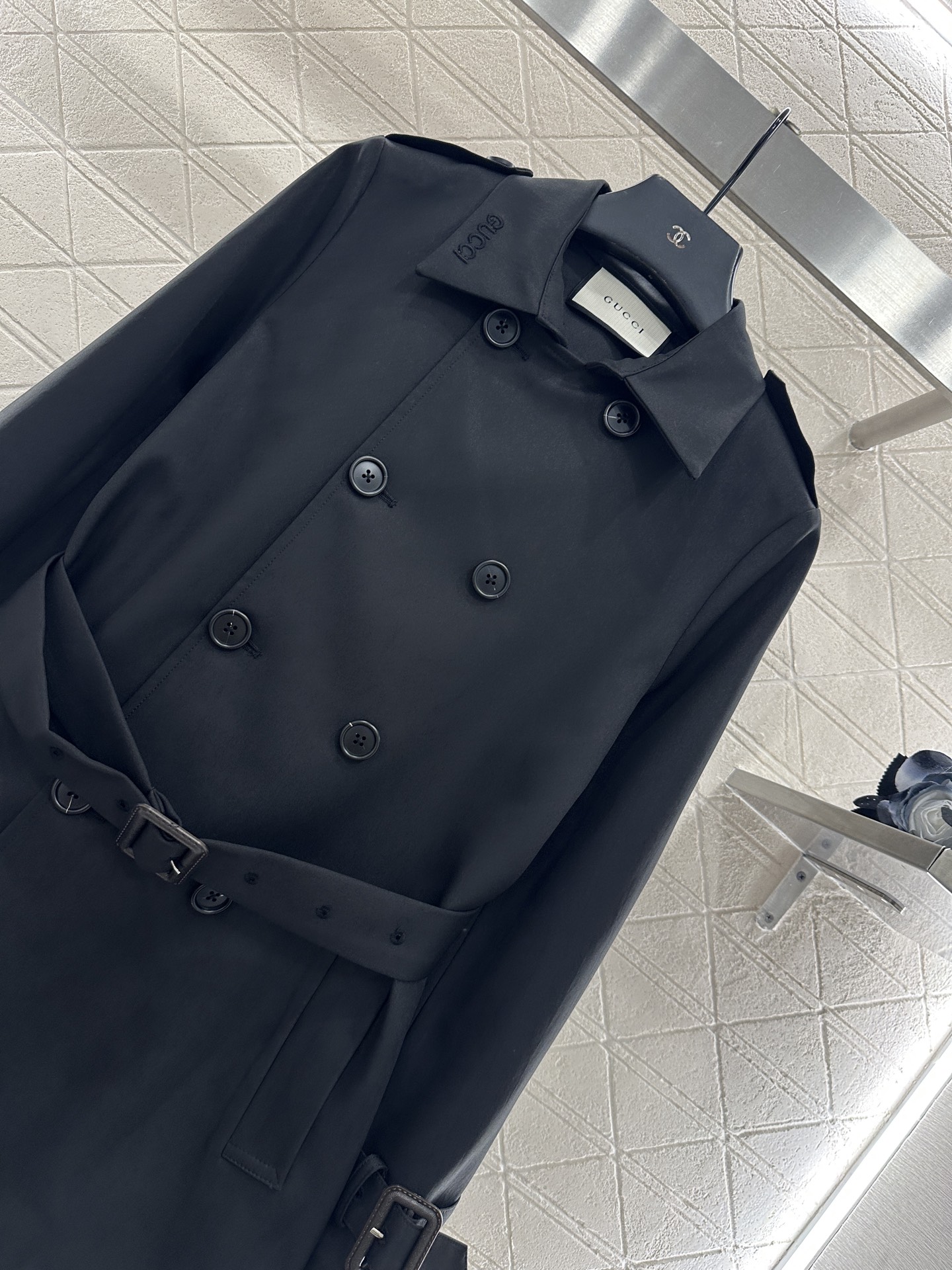 ♥Gucc*♥2025新品上架 翻领双排扣中长款风衣定制YB斜纹全棉风衣材质，挺括有型，质感高级，翻领中