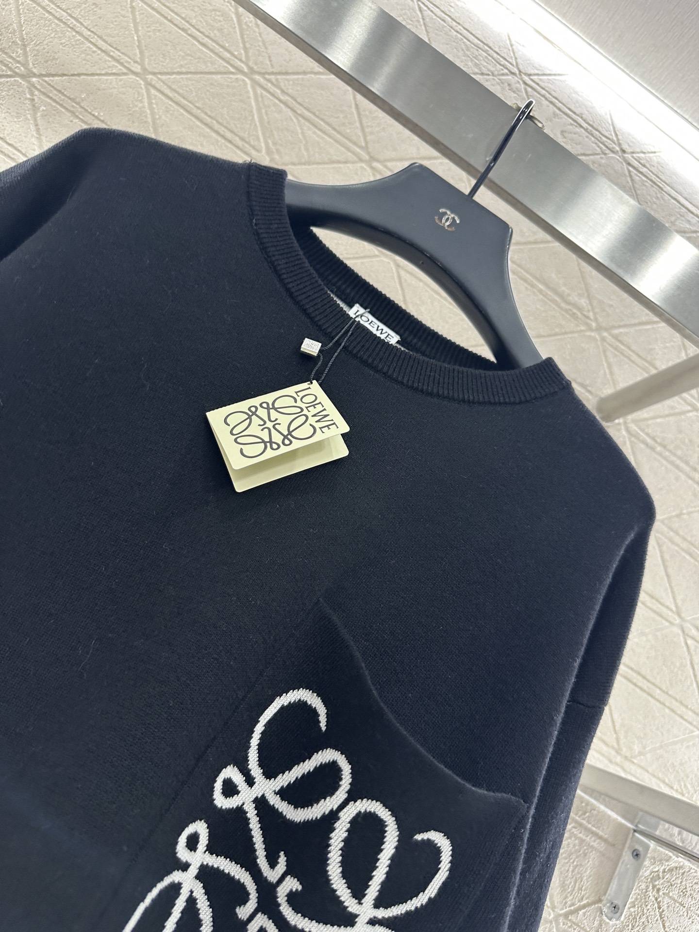 ♥Loew*♥2025新品上架 图腾宽松针织上衣定制YB羊毛纱线织造，质感高级舒适，套头针织上衣剪裁，通