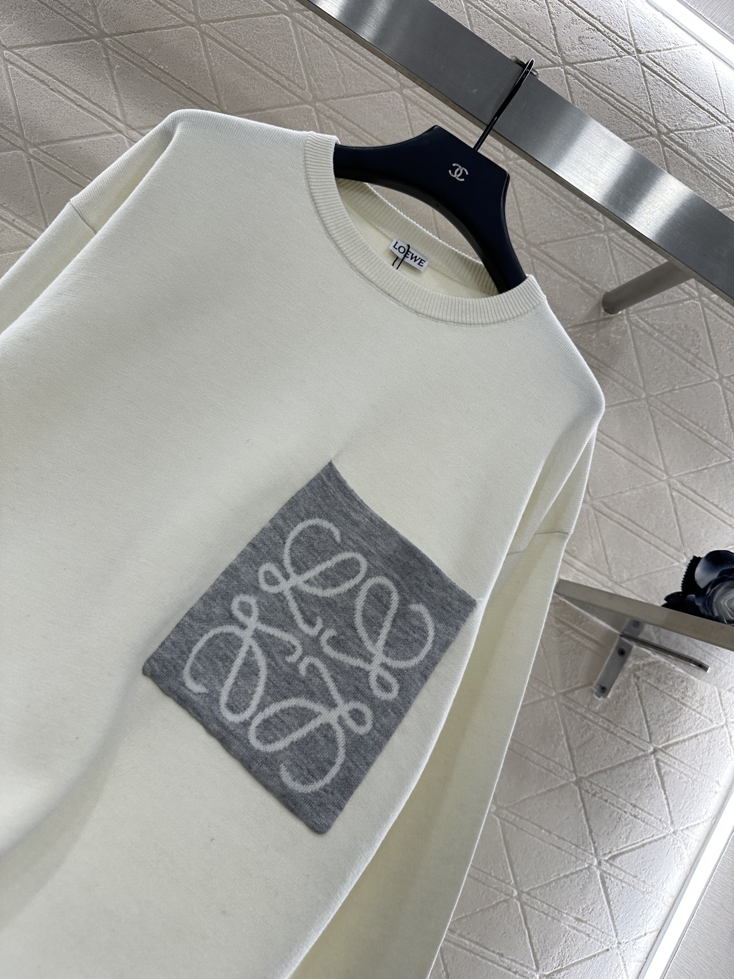 ♥Loew*♥2025新品上架 图腾宽松针织上衣定制YB羊毛纱线织造，质感高级舒适，套头针织上衣剪裁，通