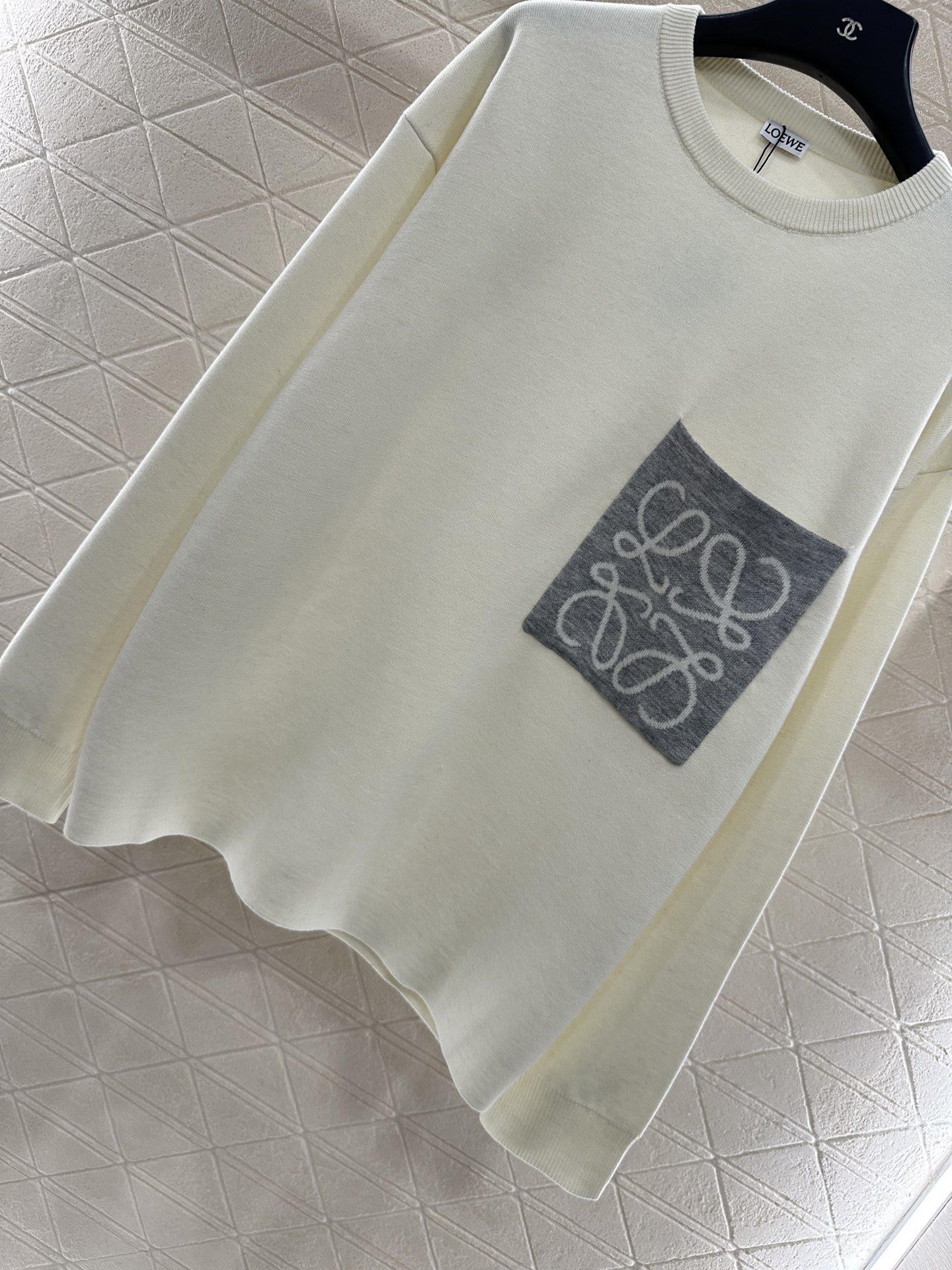 ♥Loew*♥2025新品上架 图腾宽松针织上衣定制YB羊毛纱线织造，质感高级舒适，套头针织上衣剪裁，通