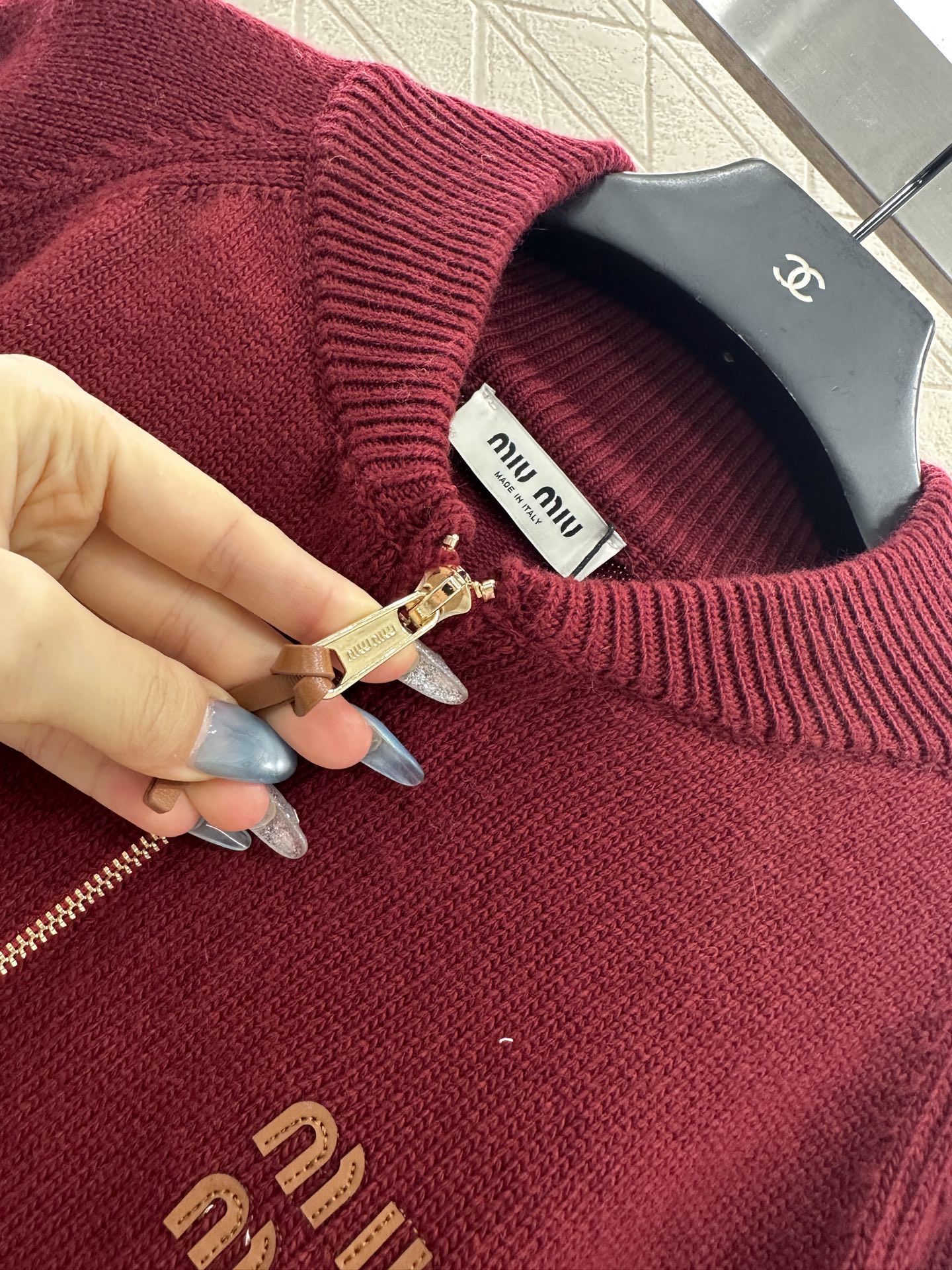 ♥Miumi*♥2025新品上架 拉链针织外套定制YB羊毛纱线织造，质感高级，舒适柔软，拉链针织外套剪裁