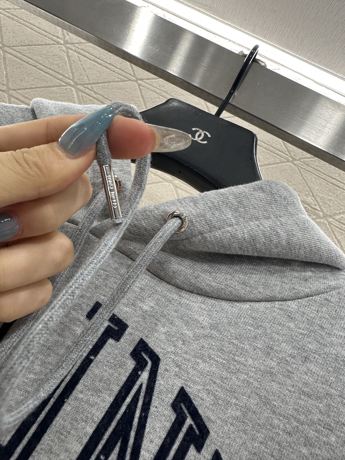 ♥Celin*♥2025新品上架 连帽字母卫衣定制YB原生全棉材质，柔软亲肤，久洗不易变形起球，质感十足