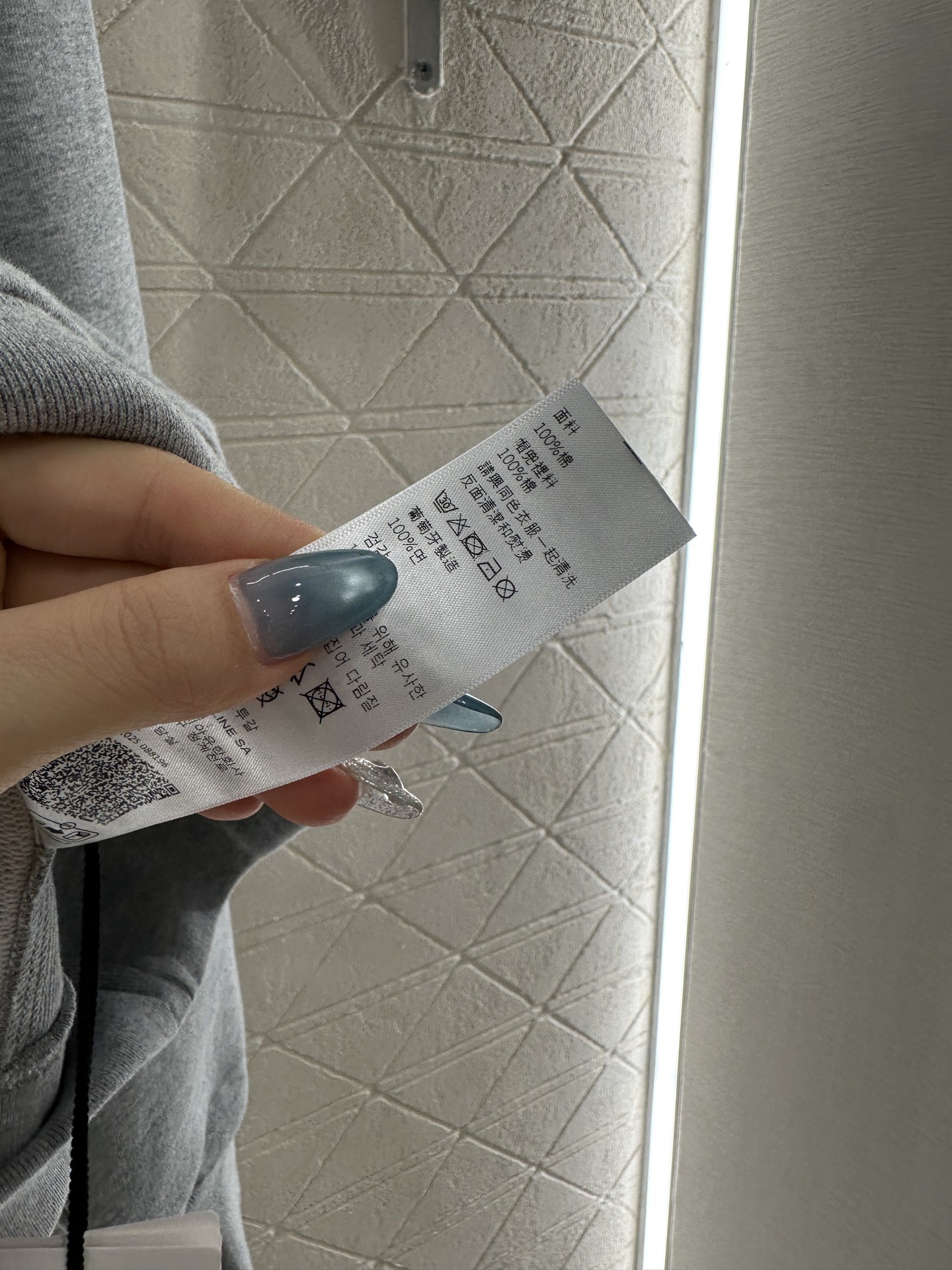 ♥Celin*♥2025新品上架 连帽字母卫衣定制YB原生全棉材质，柔软亲肤，久洗不易变形起球，质感十足