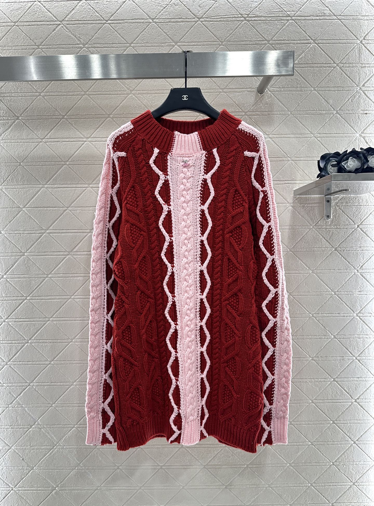 ♥Chane*♥2025新品上架 麻花撞色钩针毛衣裙定制YB羊毛纱线织造，质感高级舒适，套头针织毛衣裙剪