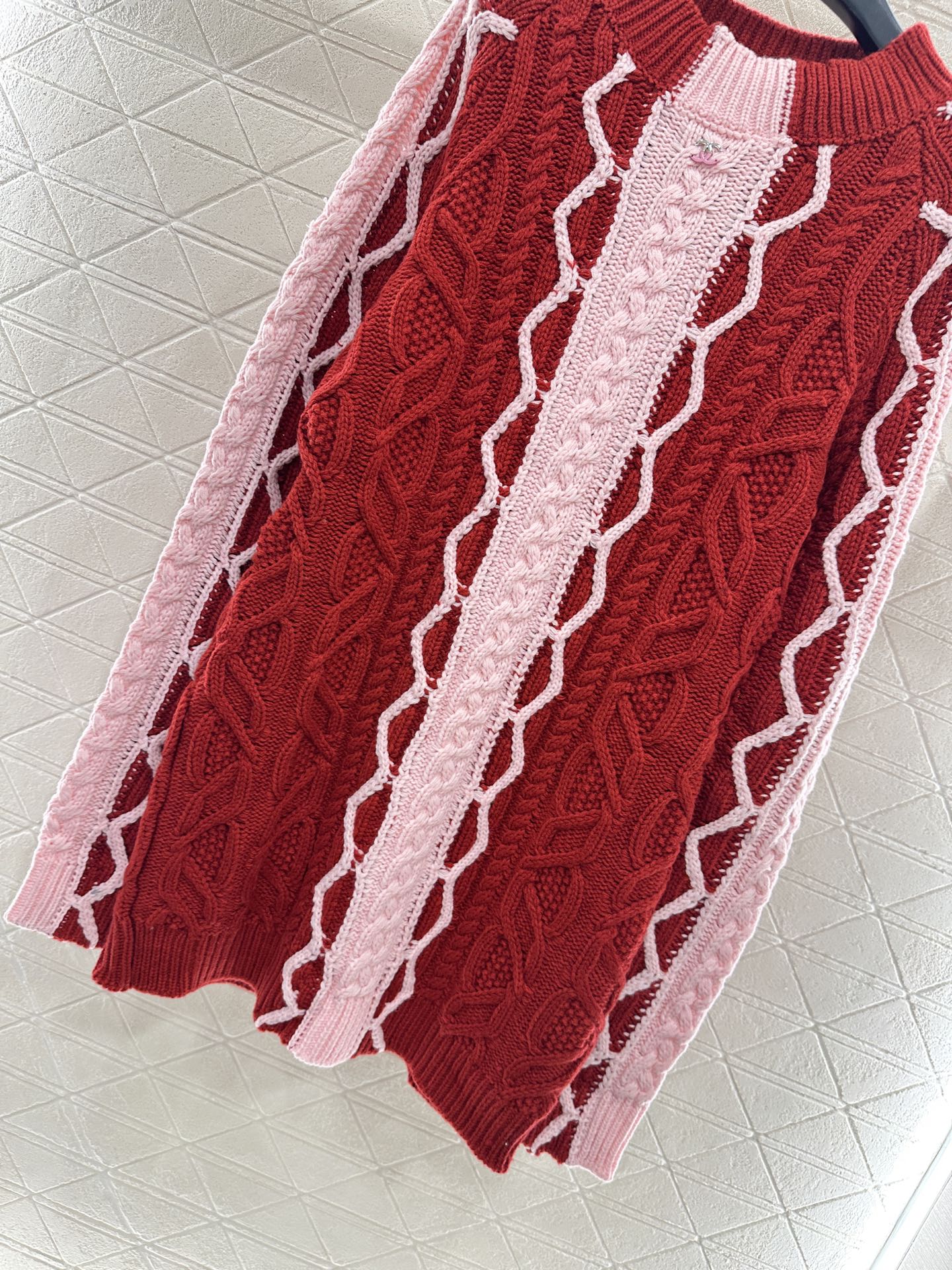 ♥Chane*♥2025新品上架 麻花撞色钩针毛衣裙定制YB羊毛纱线织造，质感高级舒适，套头针织毛衣裙剪