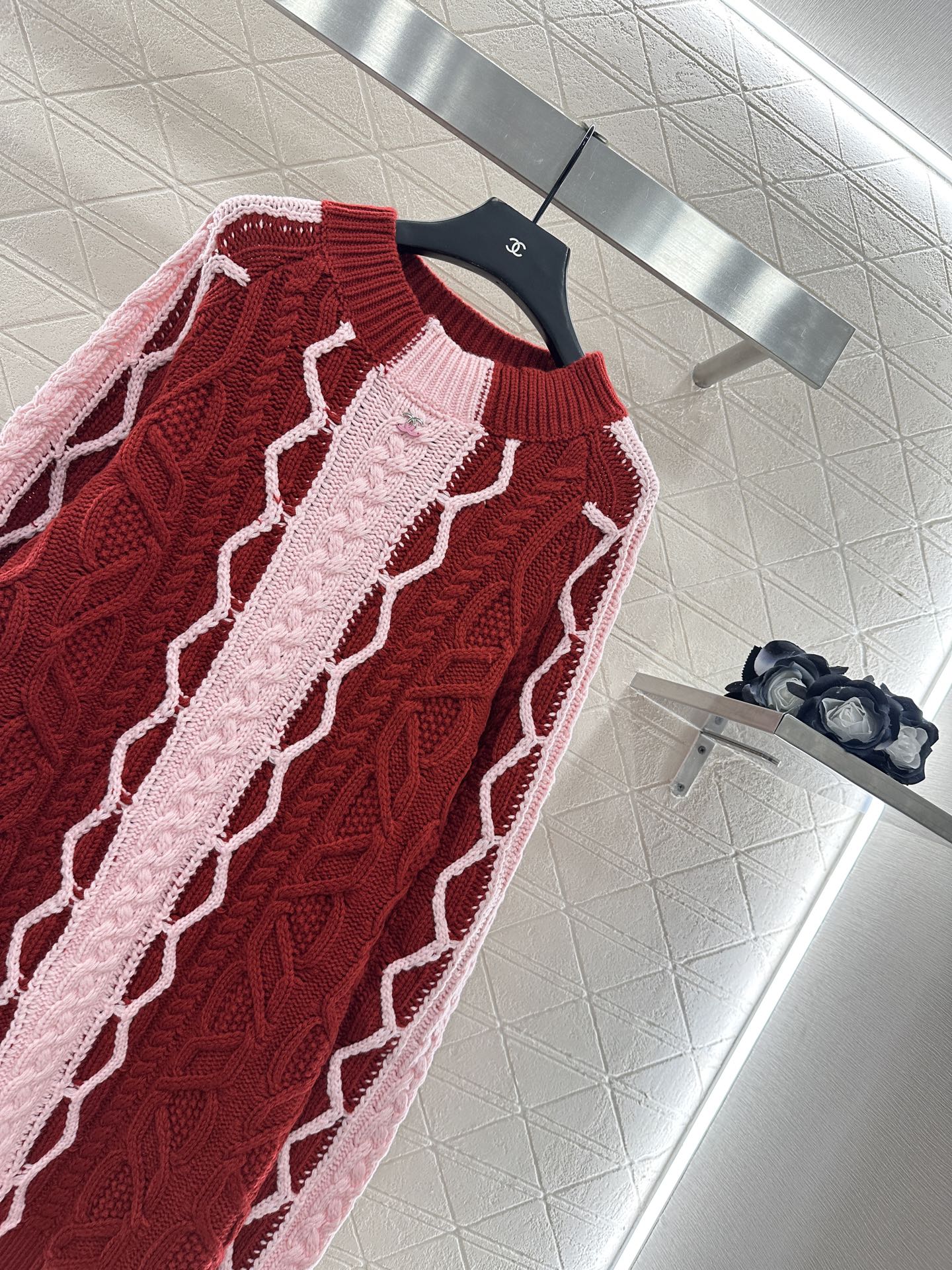 ♥Chane*♥2025新品上架 麻花撞色钩针毛衣裙定制YB羊毛纱线织造，质感高级舒适，套头针织毛衣裙剪