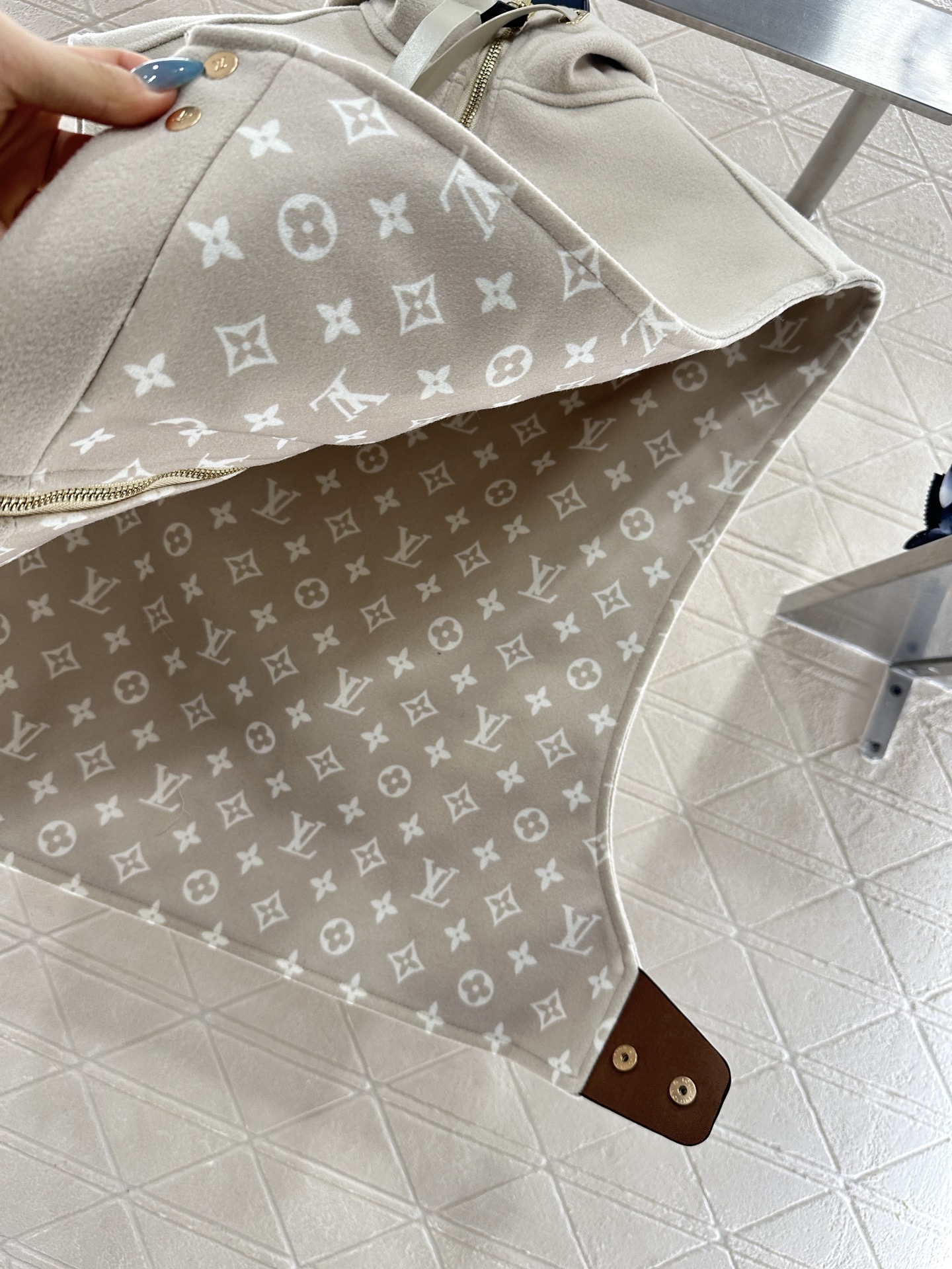 ♥Louis Vuitto*♥2025新品上架 连帽印花毛呢坎肩马甲定制YB进口羊毛呢材质，工艺印花处理