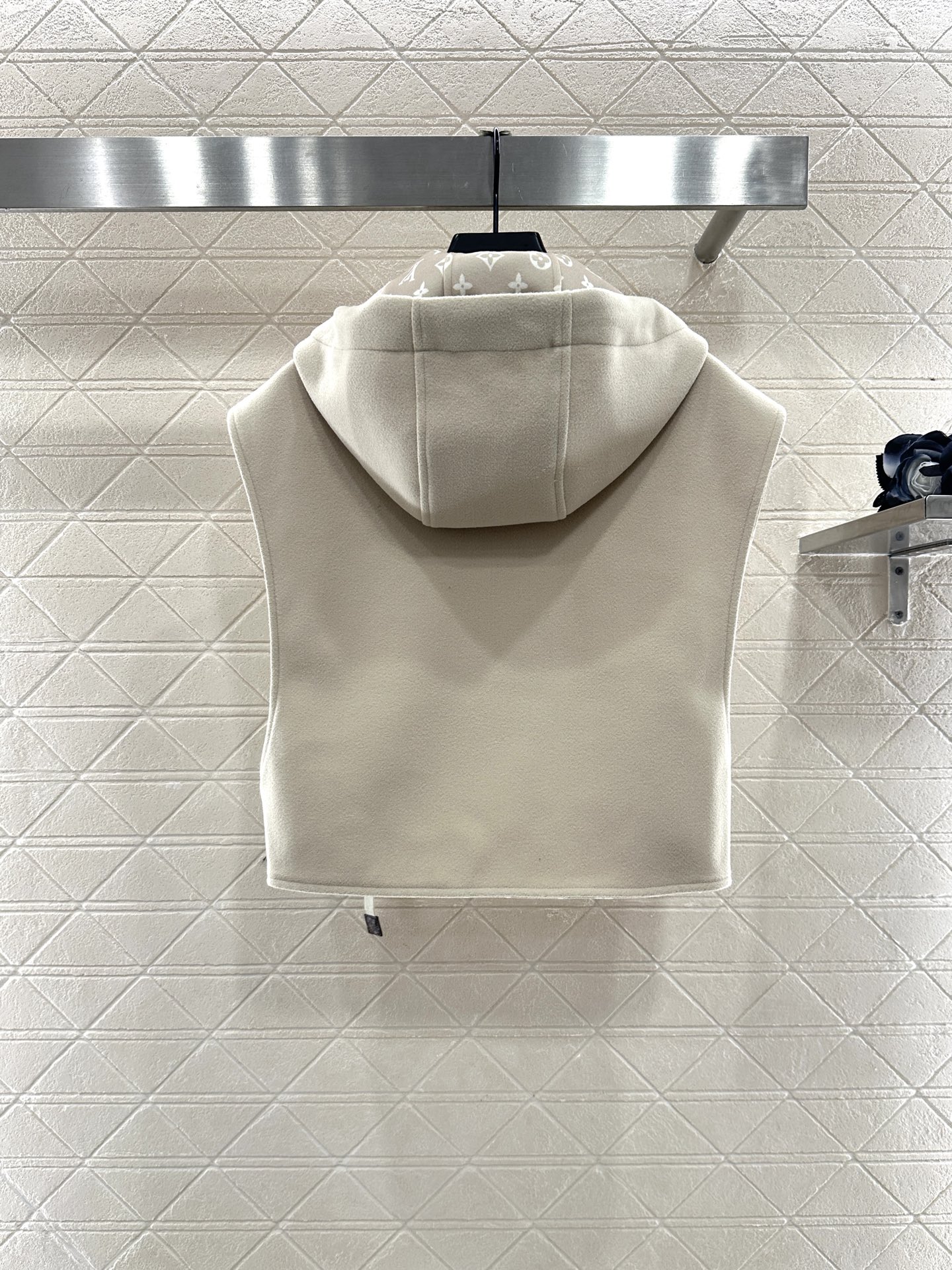 ♥Louis Vuitto*♥2025新品上架 连帽印花毛呢坎肩马甲定制YB进口羊毛呢材质，工艺印花处理