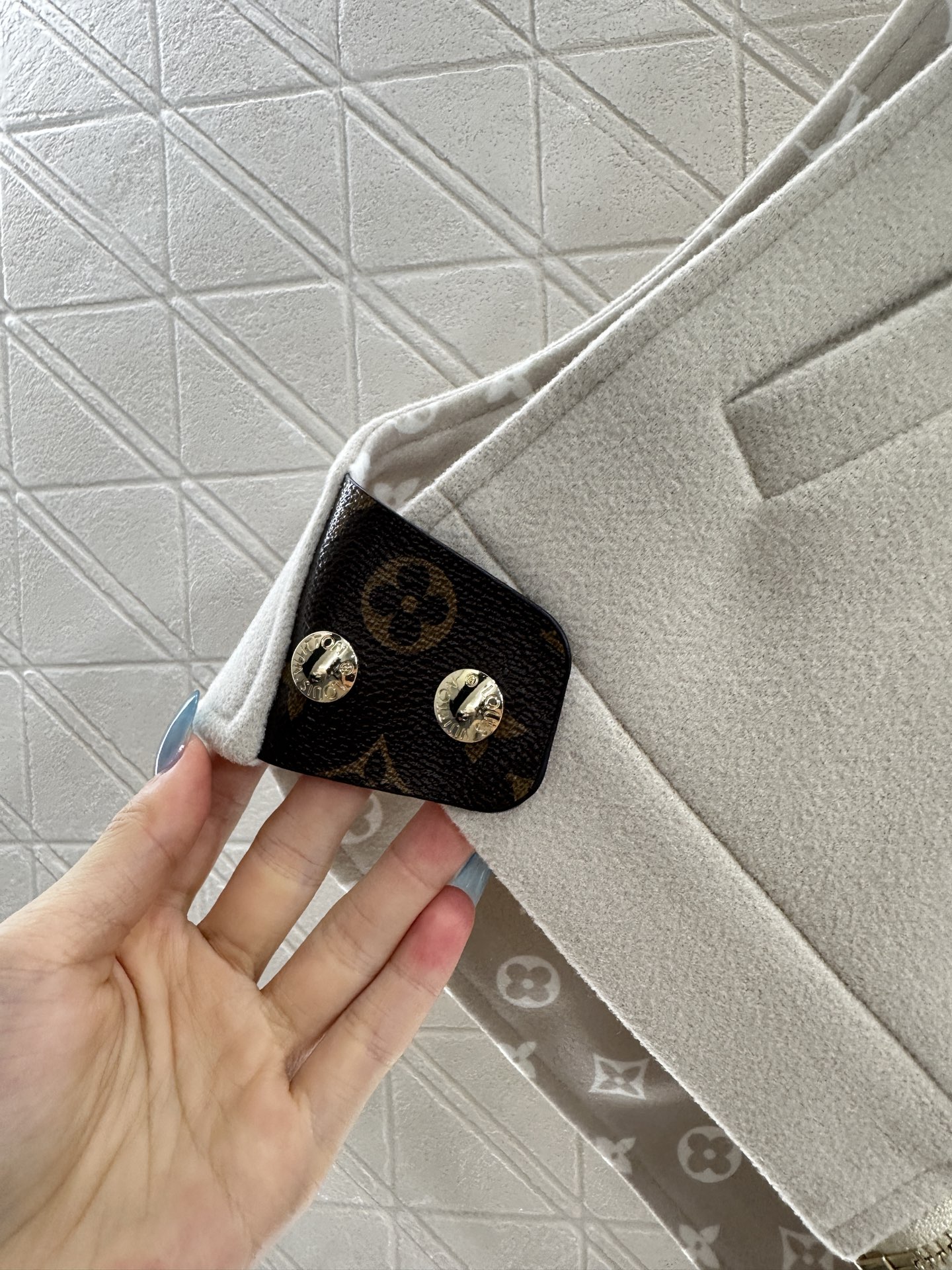 ♥Louis Vuitto*♥2025新品上架 连帽印花毛呢坎肩马甲定制YB进口羊毛呢材质，工艺印花处理