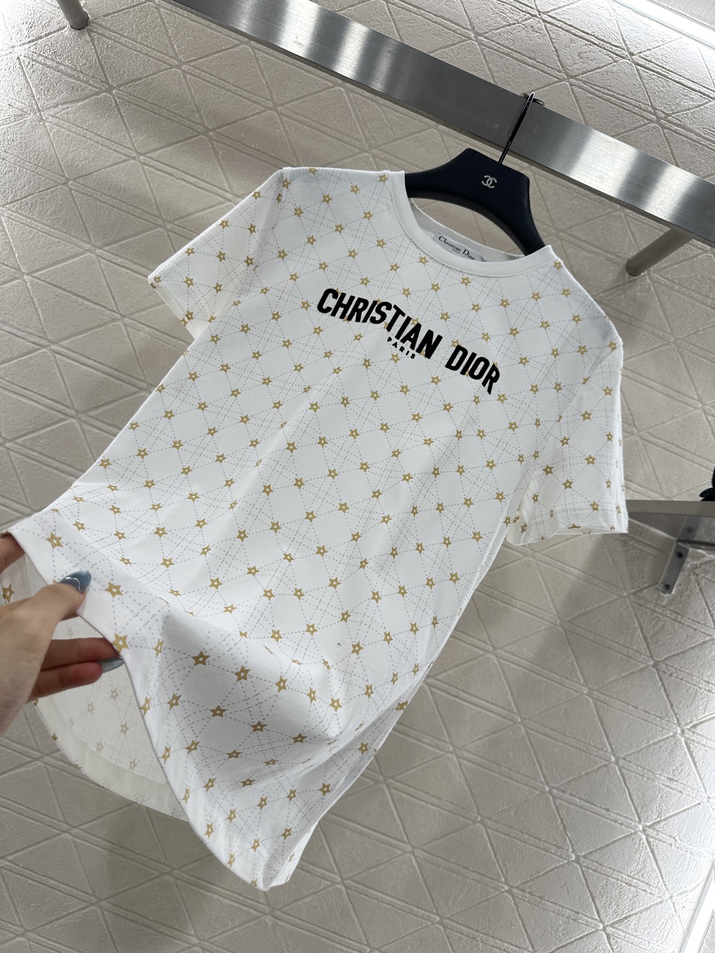 ♥Dio*♥2025新品上架 腾格纹五角星𝑇𝑒𝑒定制YB丝光全棉材质，透气舒适，质感十足，常规短袖T恤裁