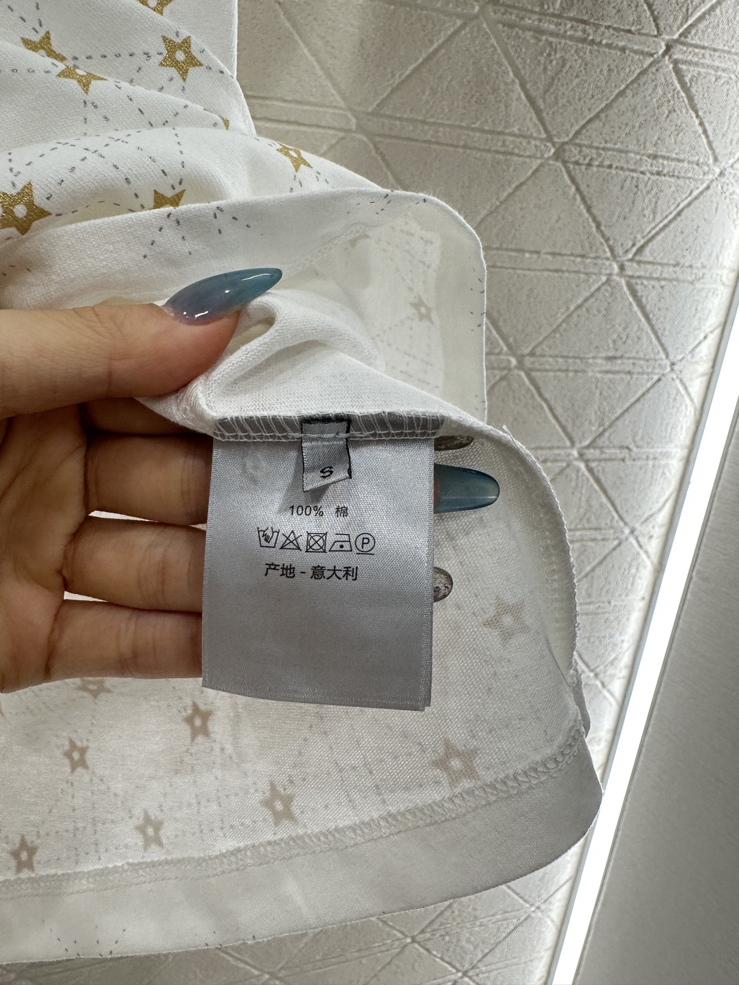 ♥Dio*♥2025新品上架 腾格纹五角星𝑇𝑒𝑒定制YB丝光全棉材质，透气舒适，质感十足，常规短袖T恤裁