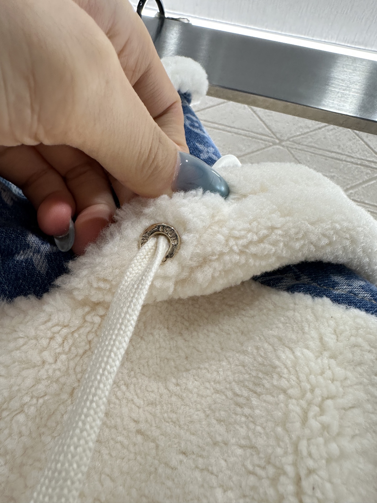 ♥Louis vuitto*♥2025新品上架 连帽泰迪羊羔外套定制YB泰迪羊羔绒➕提花牛仔材质，毛量充