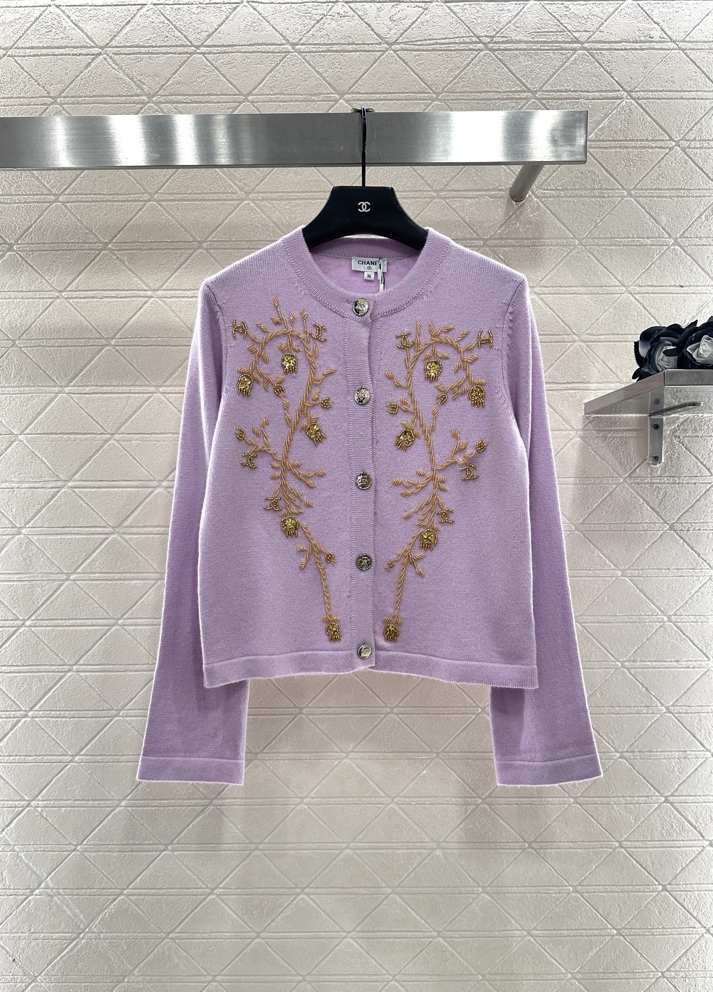 ♥Chane*♥2025新品上架 重工钉珠针织开衫定制YB羊绒纱线织造，密度细针织造，清晰毛感肌理，舒适