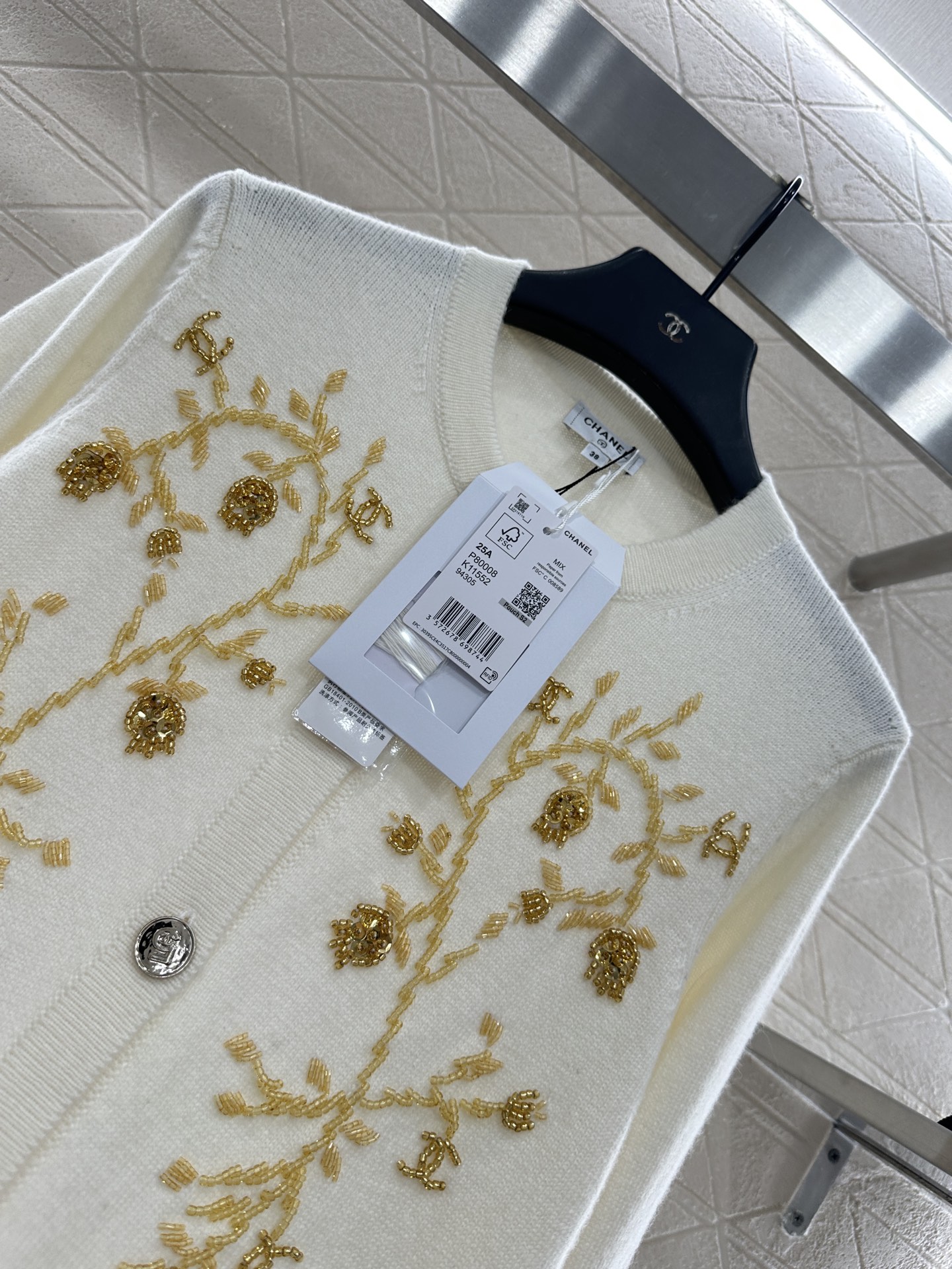 ♥Chane*♥2025新品上架 重工钉珠针织开衫定制YB羊绒纱线织造，密度细针织造，清晰毛感肌理，舒适