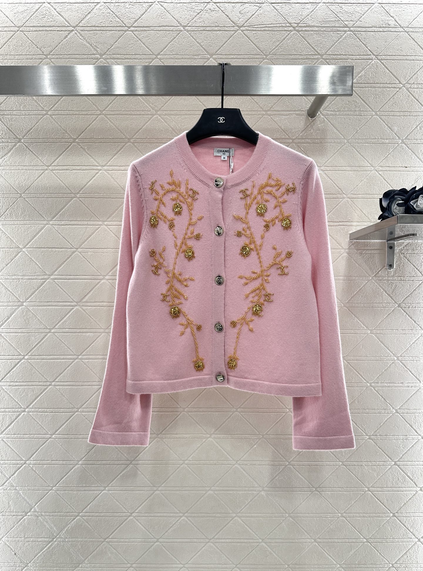 ♥Chane*♥2025新品上架 重工钉珠针织开衫定制YB羊绒纱线织造，密度细针织造，清晰毛感肌理，舒适