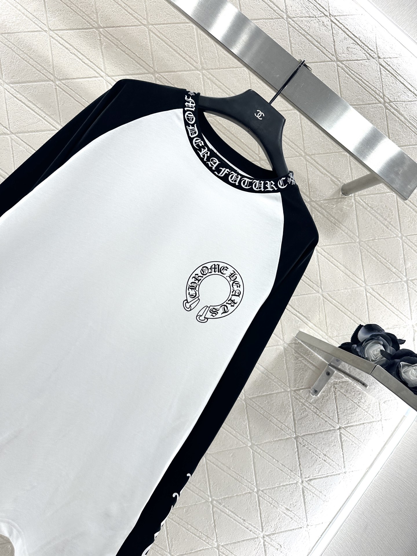 ♥Chrome hear*♥2025新品上架 字母印花撞色插肩长袖上衣定制YB斜纹全棉材质，质感舒适，弹