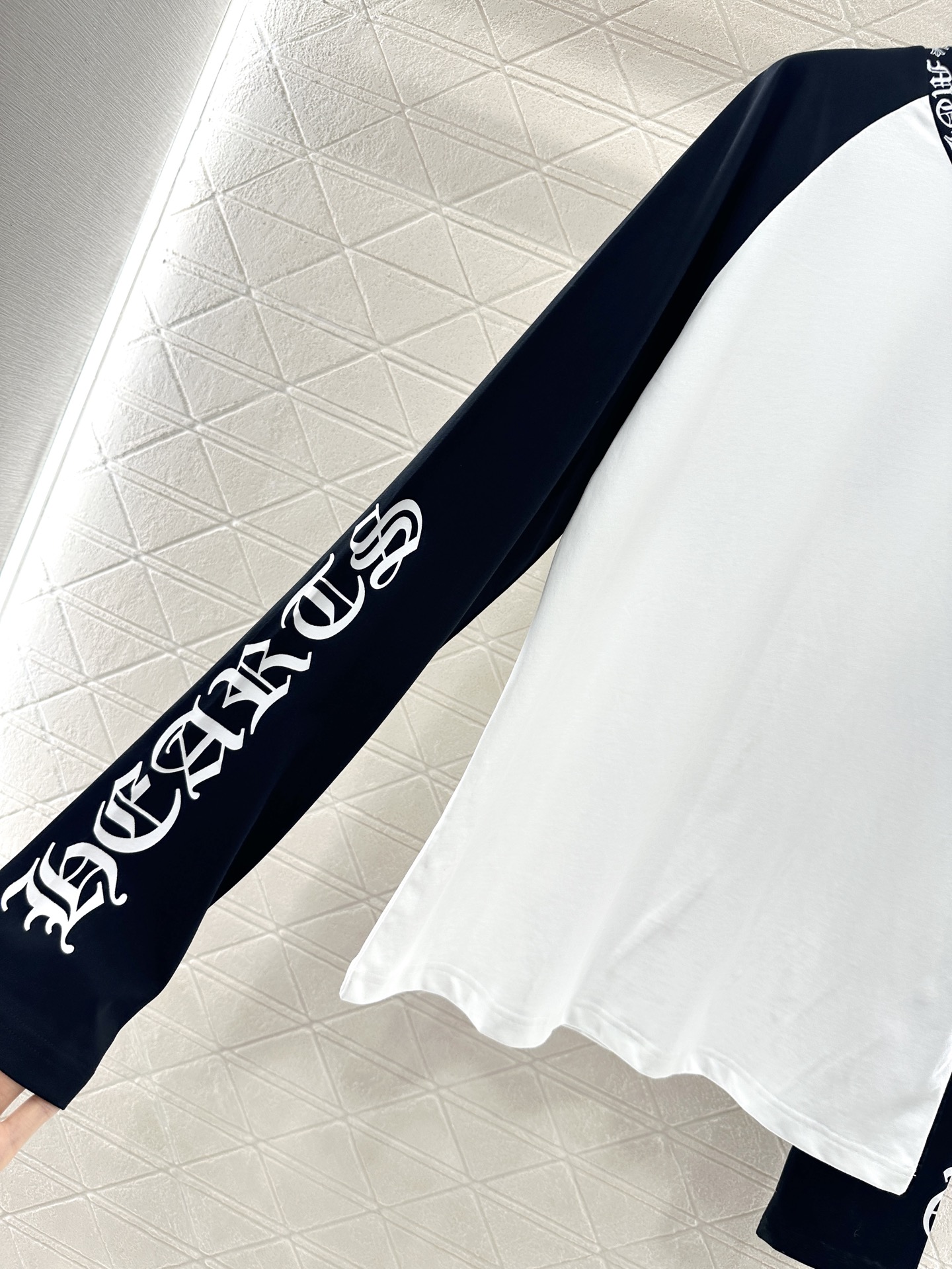 ♥Chrome hear*♥2025新品上架 字母印花撞色插肩长袖上衣定制YB斜纹全棉材质，质感舒适，弹