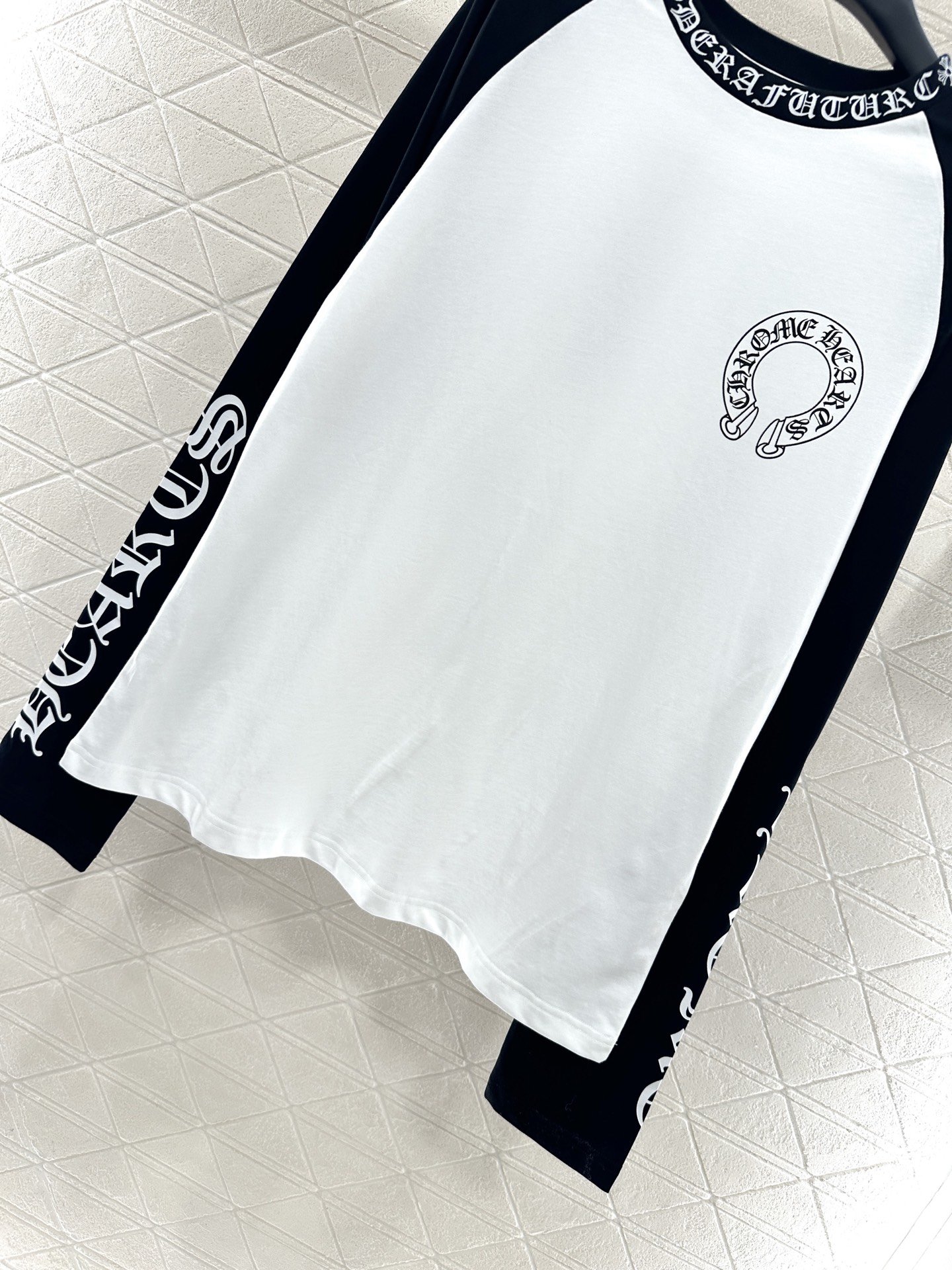 ♥Chrome hear*♥2025新品上架 字母印花撞色插肩长袖上衣定制YB斜纹全棉材质，质感舒适，弹