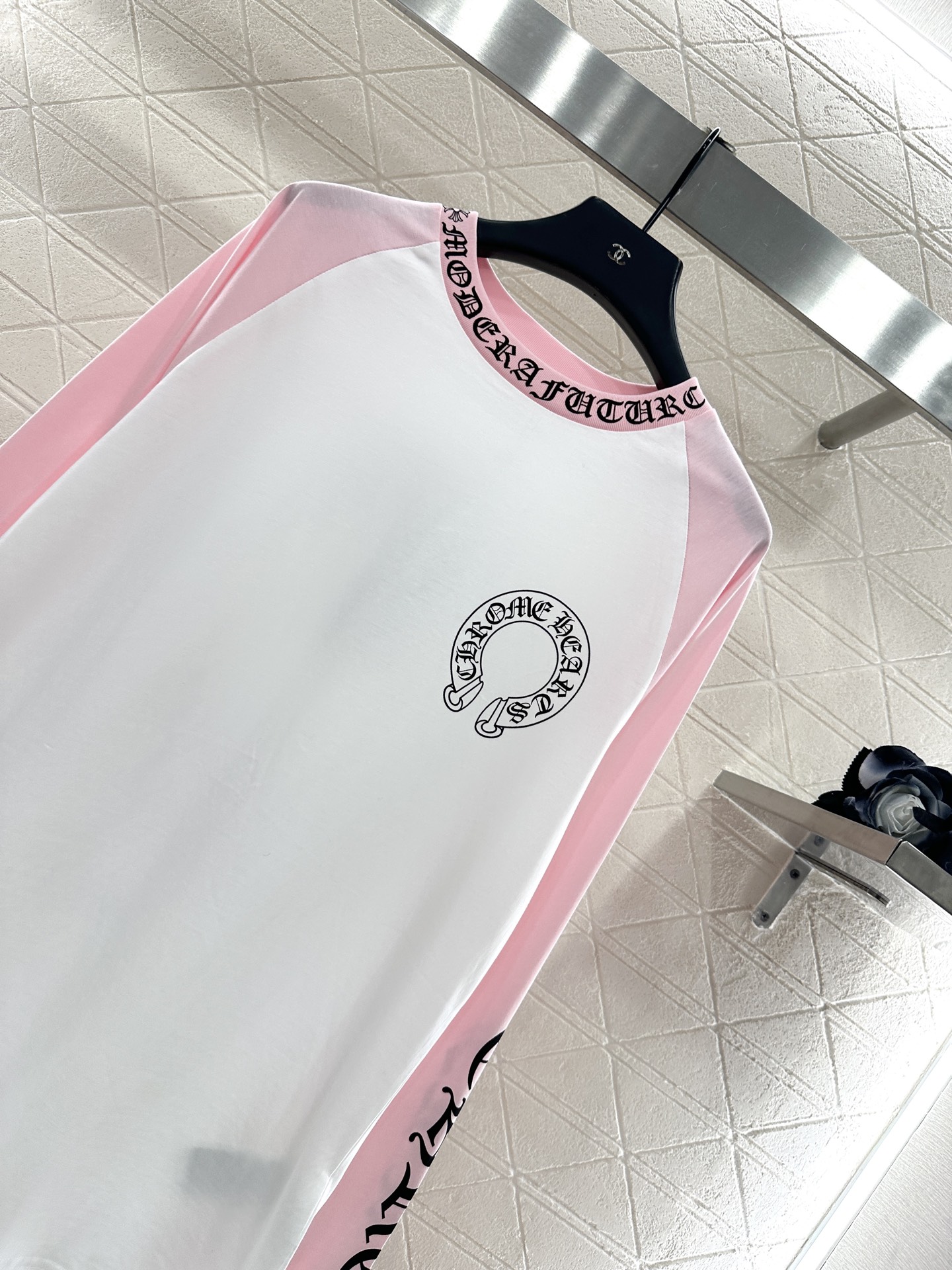 ♥Chrome hear*♥2025新品上架 字母印花撞色插肩长袖上衣定制YB斜纹全棉材质，质感舒适，弹