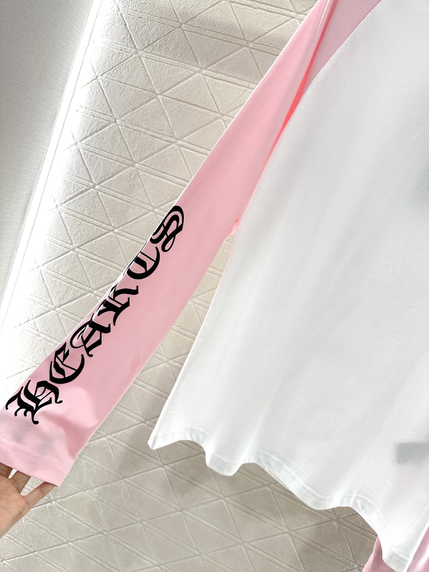 ♥Chrome hear*♥2025新品上架 字母印花撞色插肩长袖上衣定制YB斜纹全棉材质，质感舒适，弹