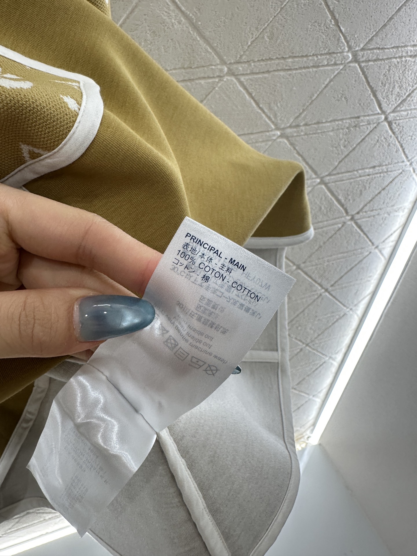 ♥Louis vuitto*♥2025新品上架 提花拼接口袋背心裙定制YB进口棉纶混纺材质，复合工艺处理