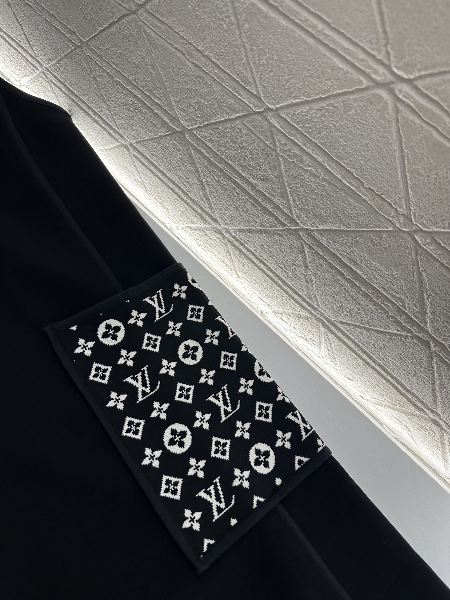 ♥Louis vuitto*♥2025新品上架 提花拼接口袋背心裙定制YB进口棉纶混纺材质，复合工艺处理