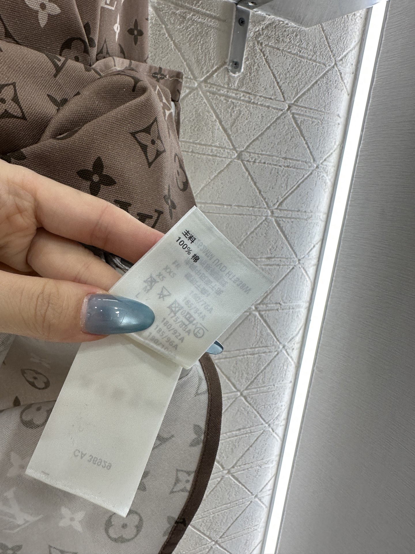 ♥Louis vuitto*♥2025新品上架 印花翻领长袖衬衣定制YB斜纹全棉材质，质感高级，穿搭舒适