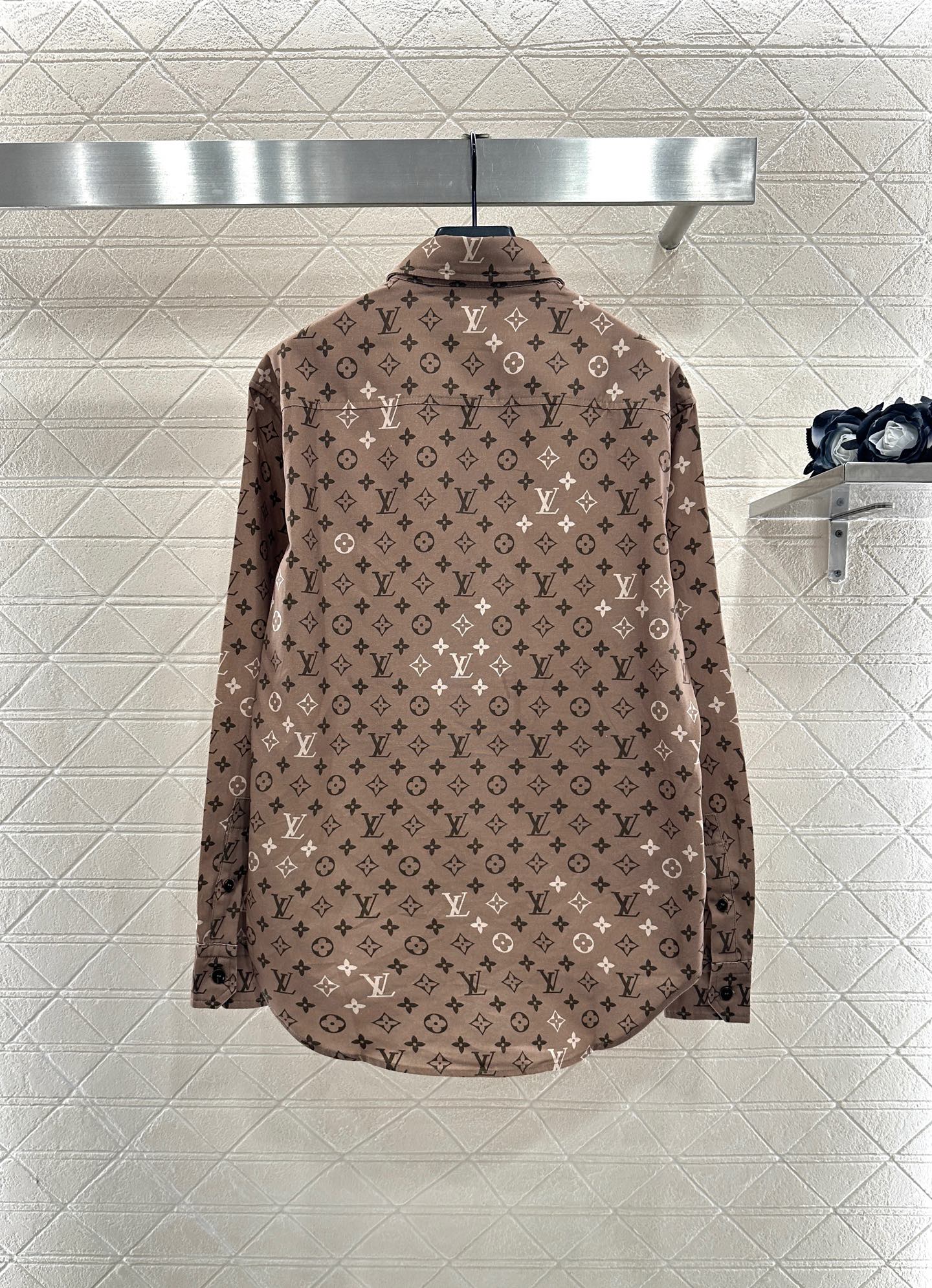 ♥Louis vuitto*♥2025新品上架 印花翻领长袖衬衣定制YB斜纹全棉材质，质感高级，穿搭舒适