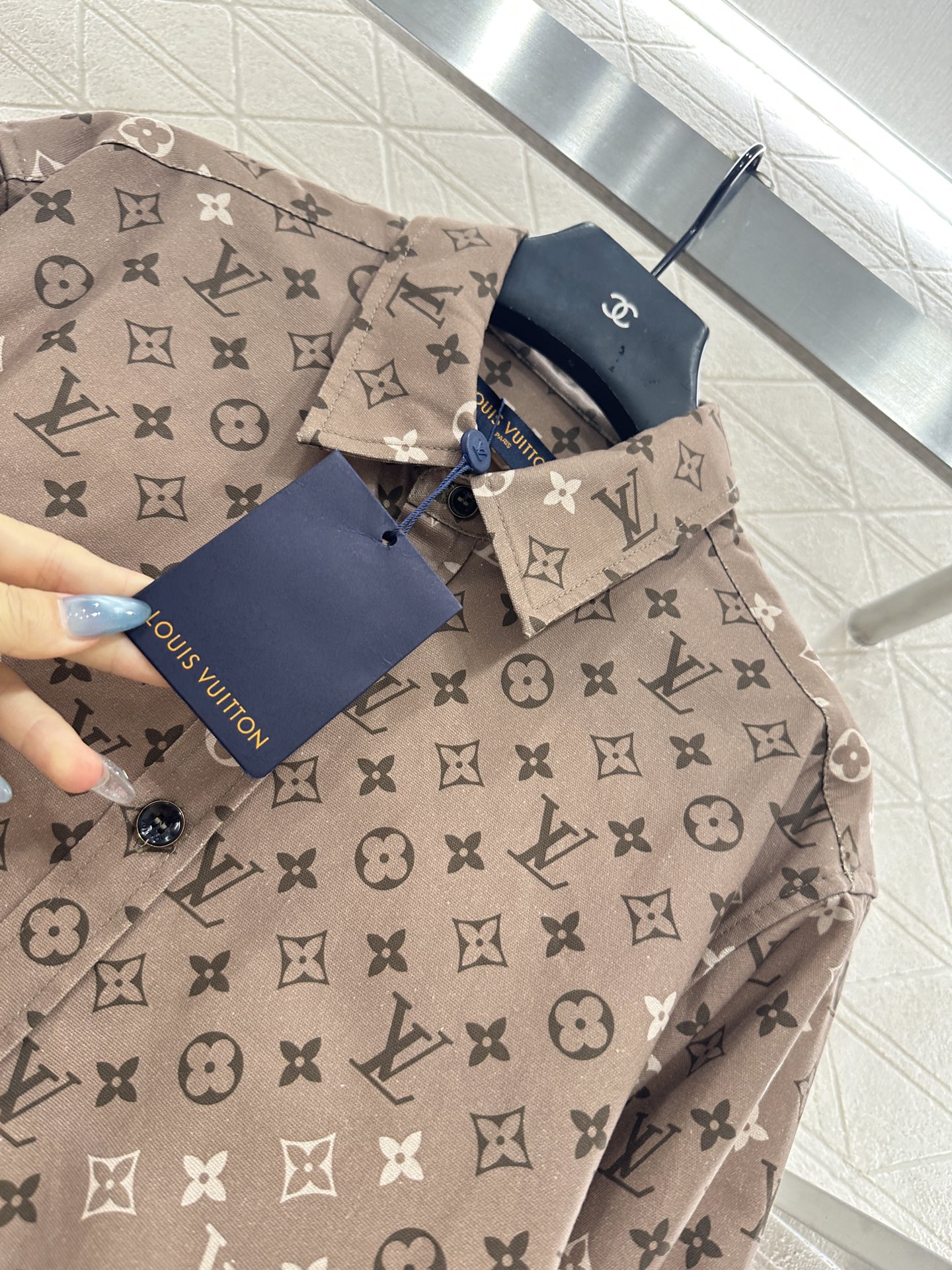 ♥Louis vuitto*♥2025新品上架 印花翻领长袖衬衣定制YB斜纹全棉材质，质感高级，穿搭舒适