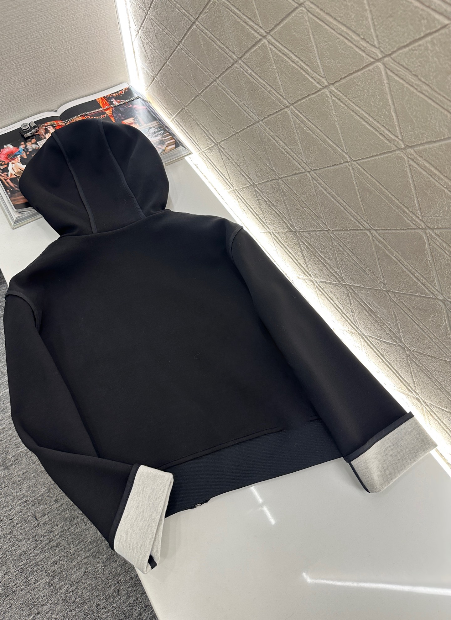 ♥Louis vuitto*♥2025新品上架 连帽提花外套长裤套装定制YB进口棉纶混纺材质，复合工艺处