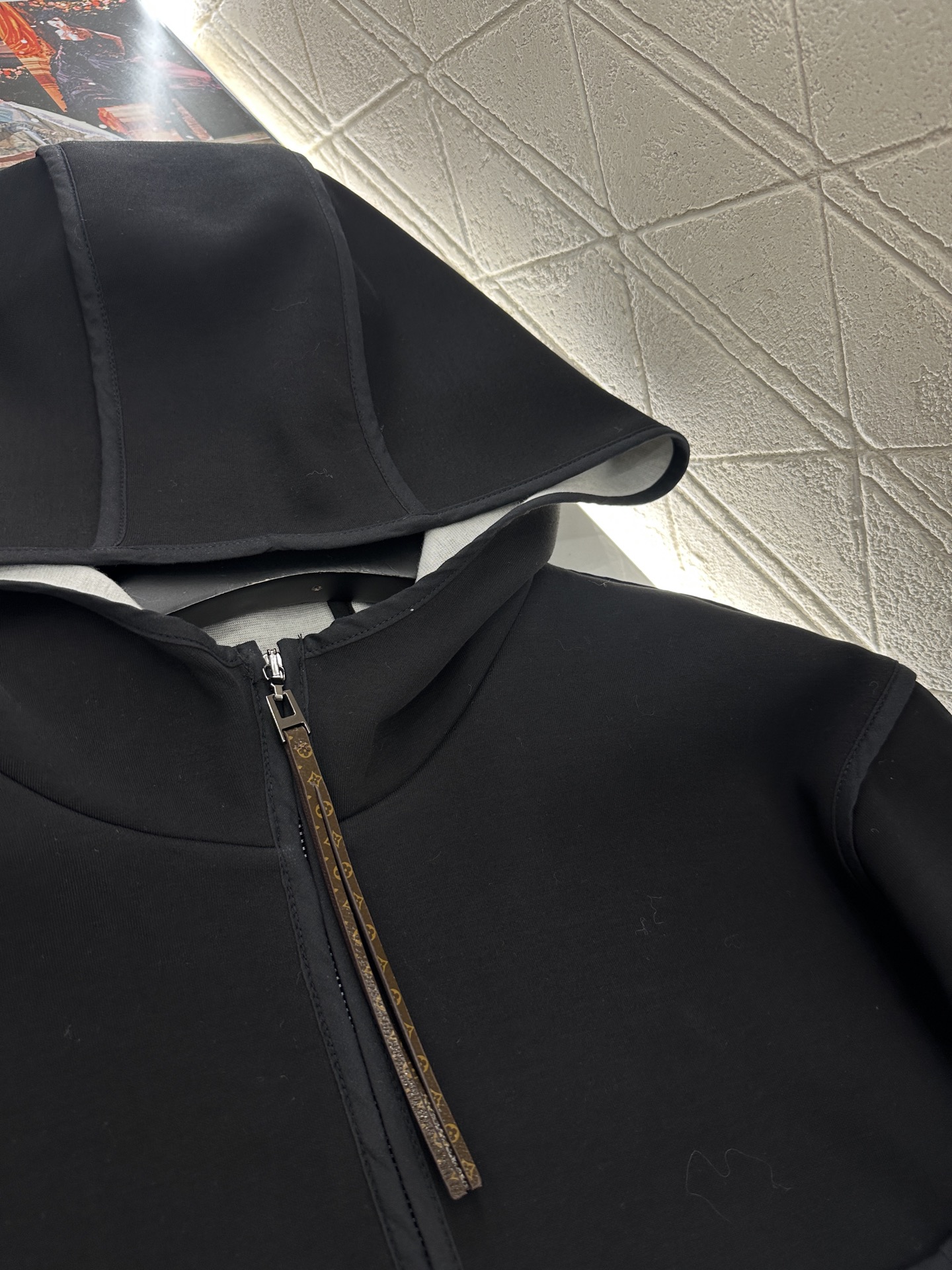 ♥Louis vuitto*♥2025新品上架 连帽提花外套长裤套装定制YB进口棉纶混纺材质，复合工艺处