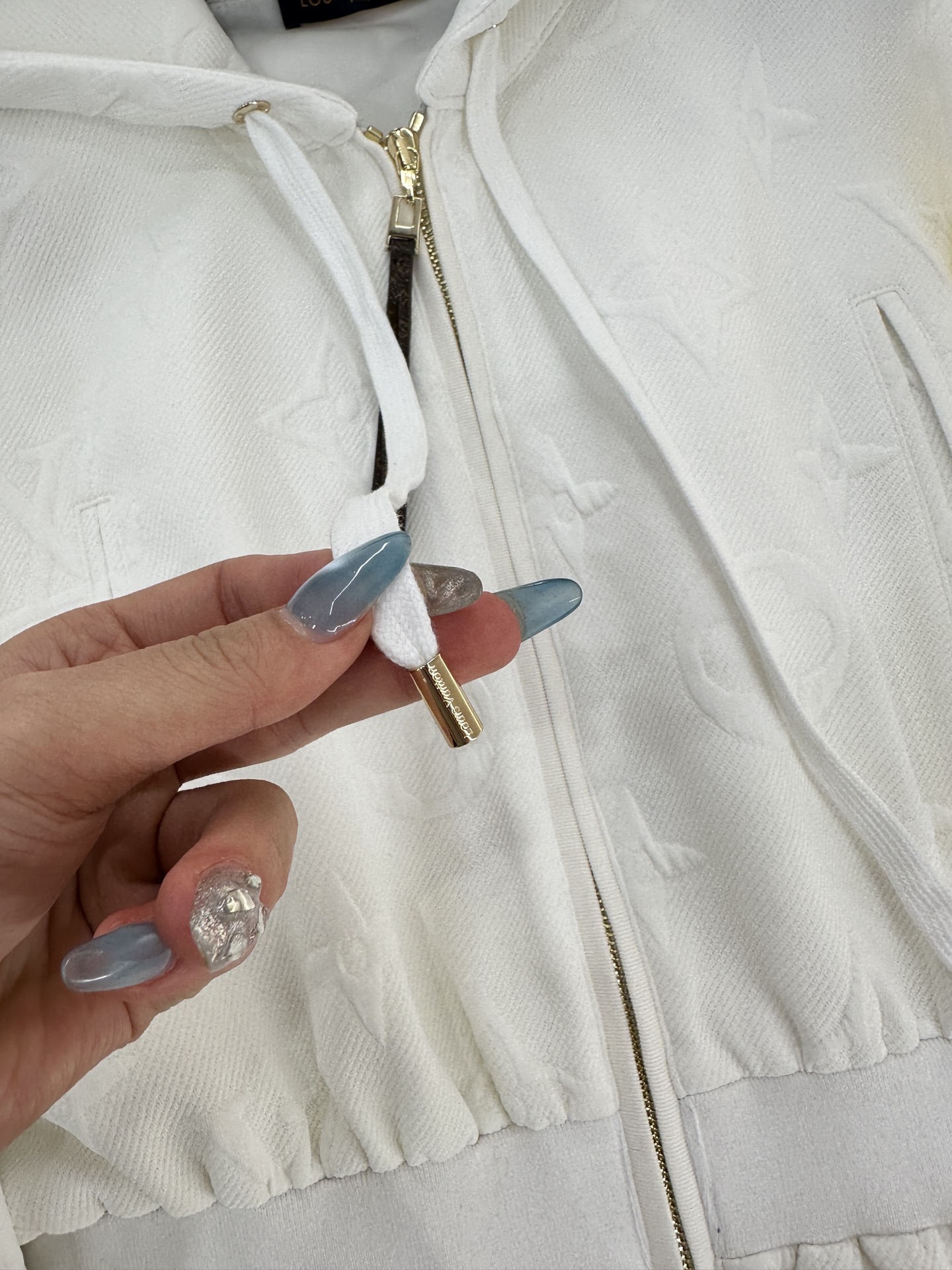 ♥Louis vuitto*♥2025新品上架 压花连帽收腰外套长裤套装定制YB进口压花材质，舒适亲肤，