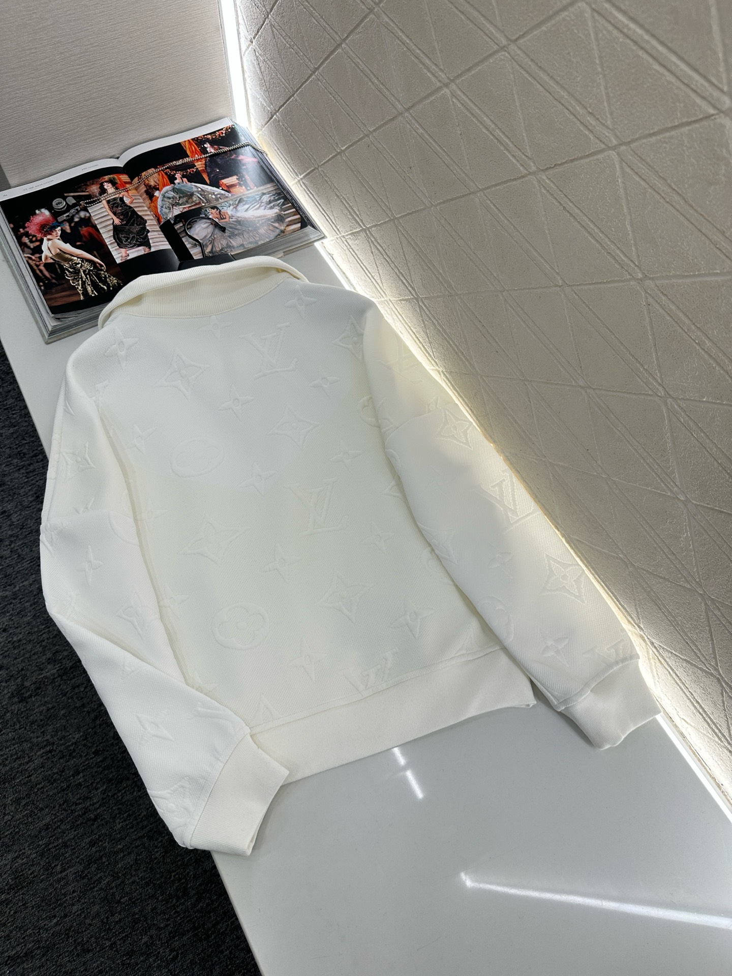 ♥Louis vuitto*♥2025新品上架 压花半开襟卫衣定制YB进口压花材质，柔软亲肤，穿搭时髦，